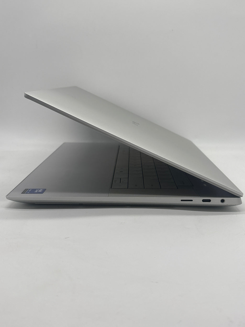 Dell XPS 16 Premium DA16250 Touch Ultra 9 285H 64GB RAM 2TB SSD RTX 5070