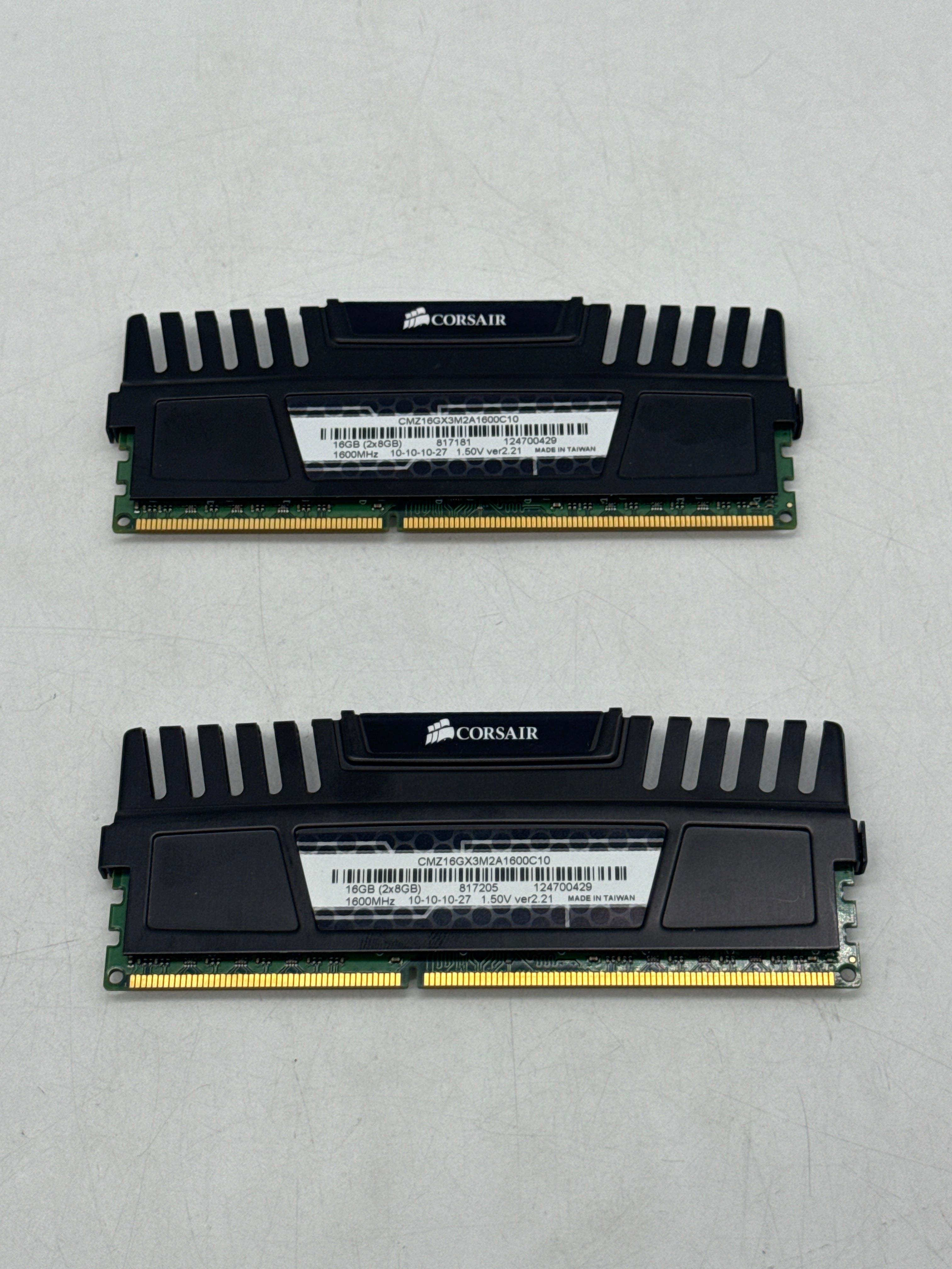 CORSAIR Vengeance CMZ16GX3M2A1600C10 16GB (2x8GB) Memory Kit Black - Used