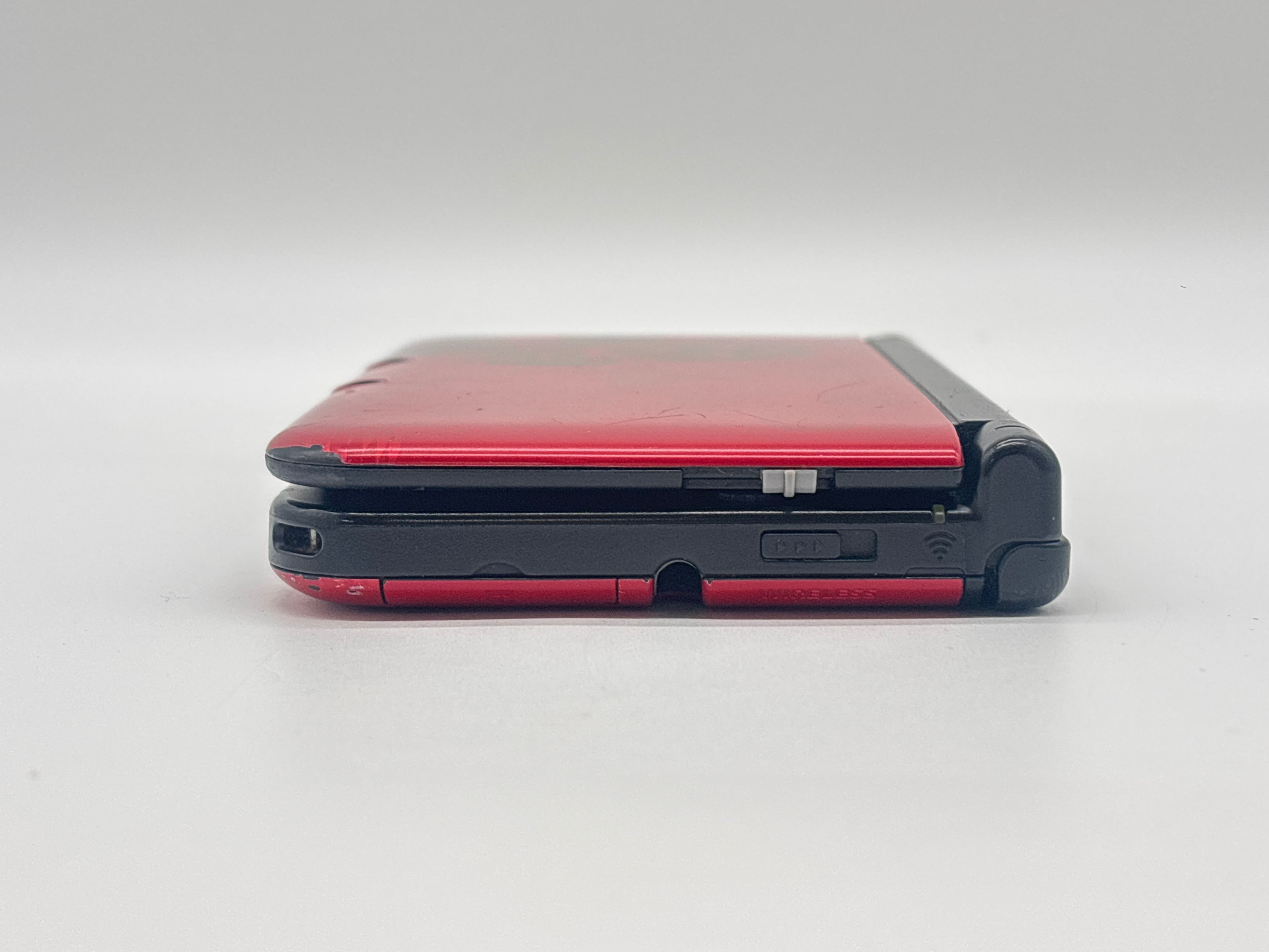 Nintendo 3DS XL Limited Edition Super Mario Bros 2 w/ Charger