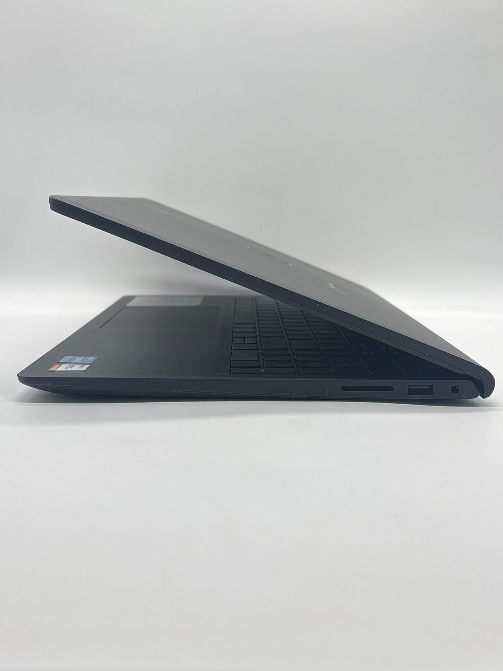 Dell Inspiron 3511 i5-1135G7 12GB RAM 512GB SSD - For Parts (Bad Display)