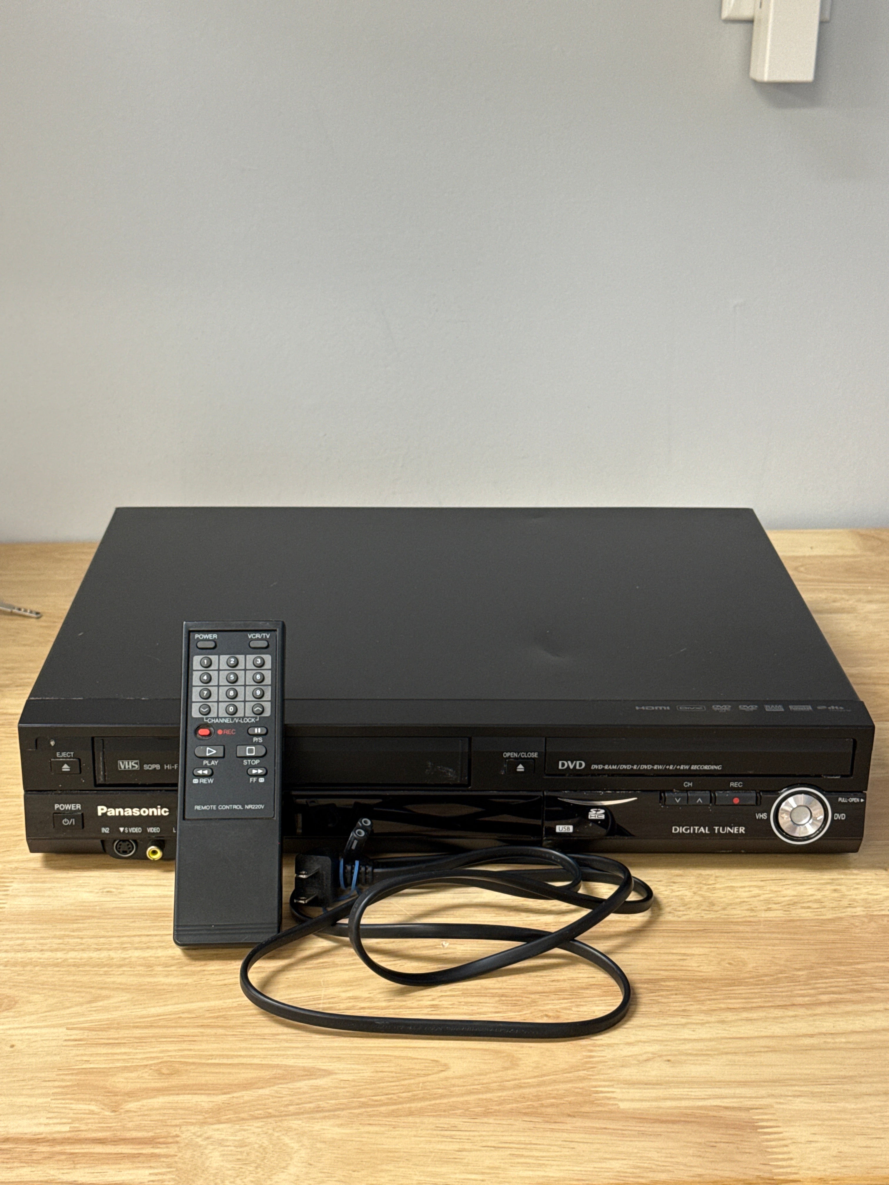 Panasonic DMR-EZ48V DVD VCR Combo Recorder Black