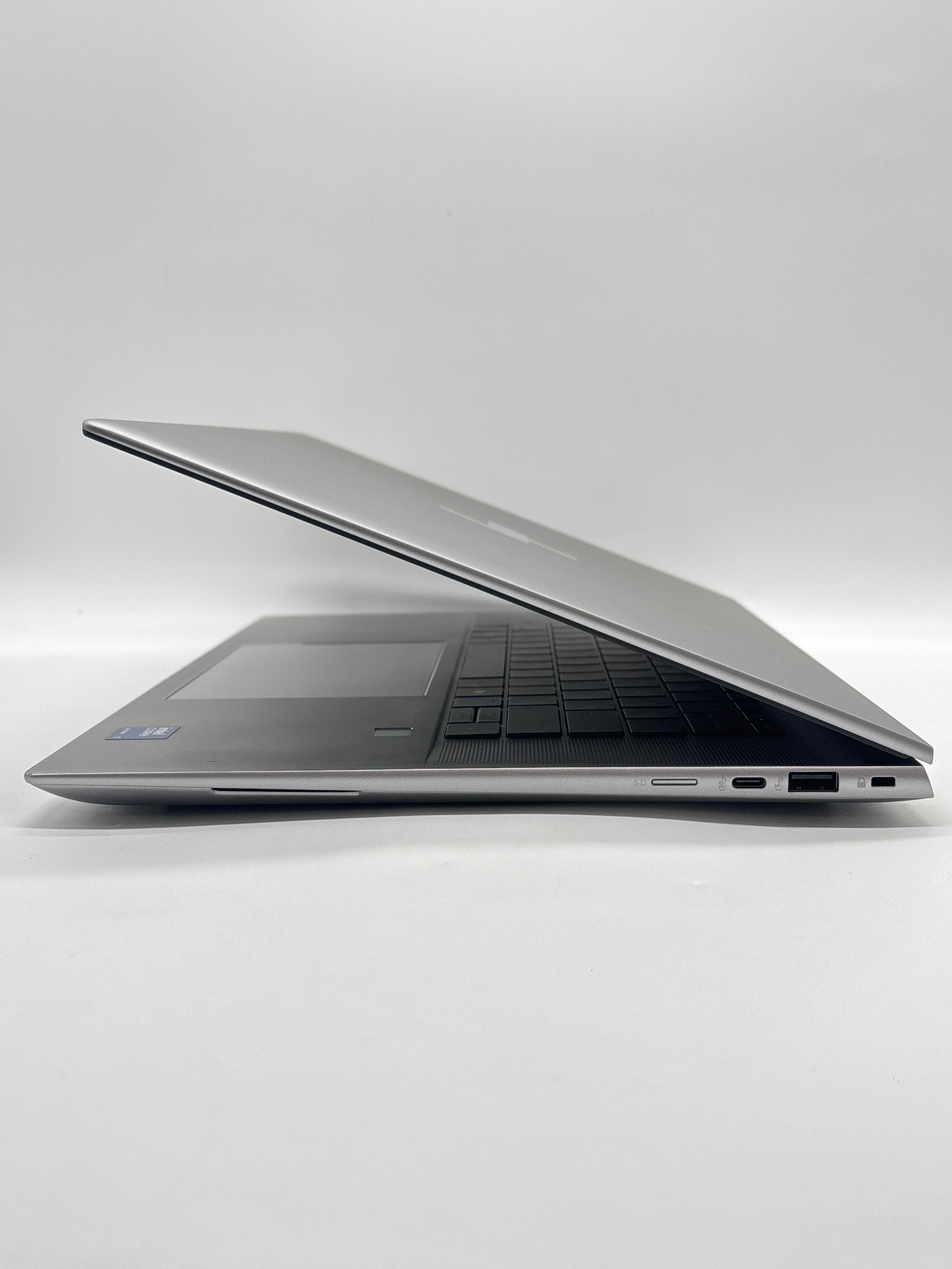 HP ZBook Studio 16 G11 Ultra 7 165H 64GB RAM 1TB SSD RTX 3000