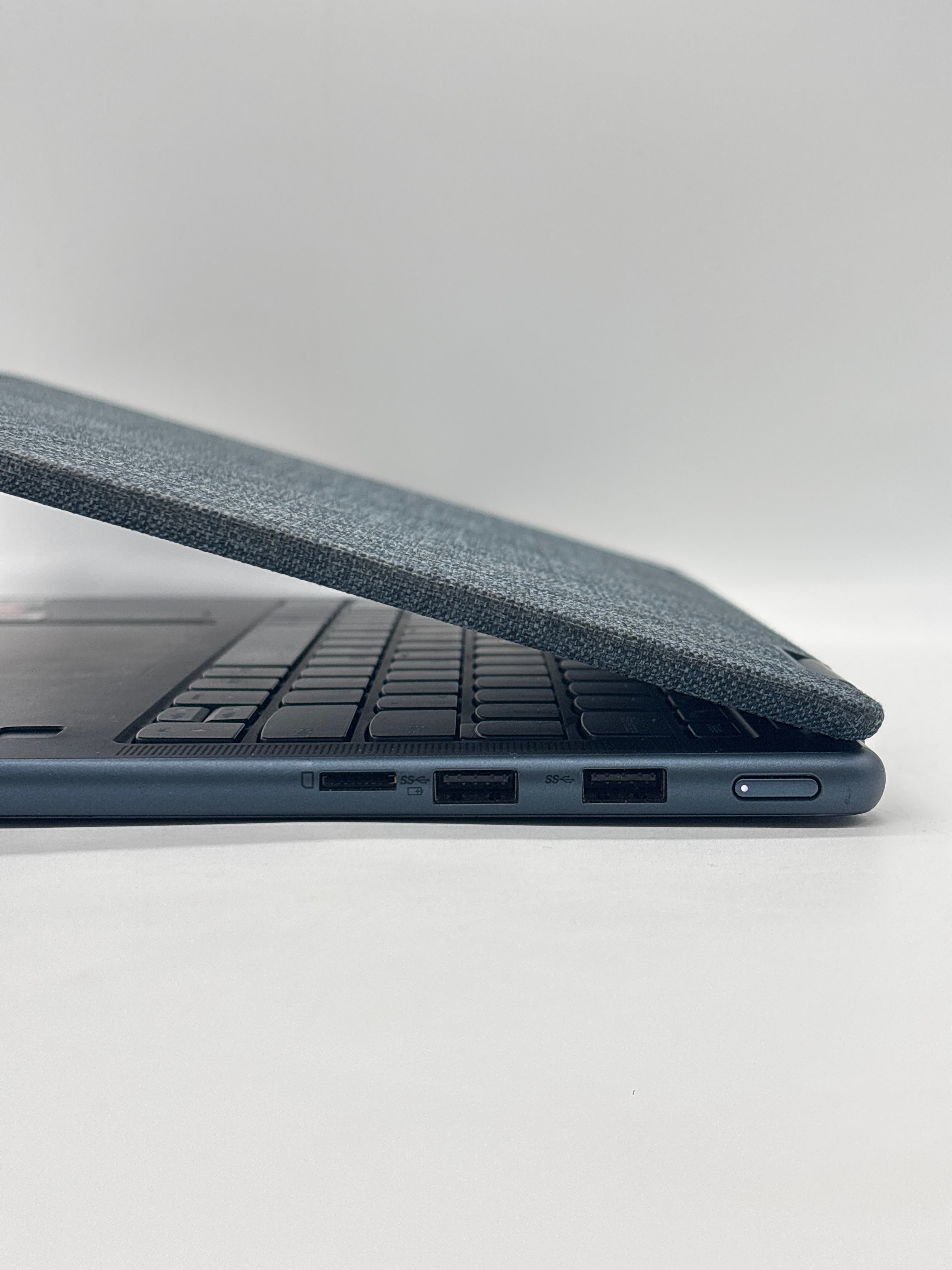 Lenovo Yoga 6 13.3" Ryzen 5 5500U 8GB RAM 256GB SSD Blue Laptop