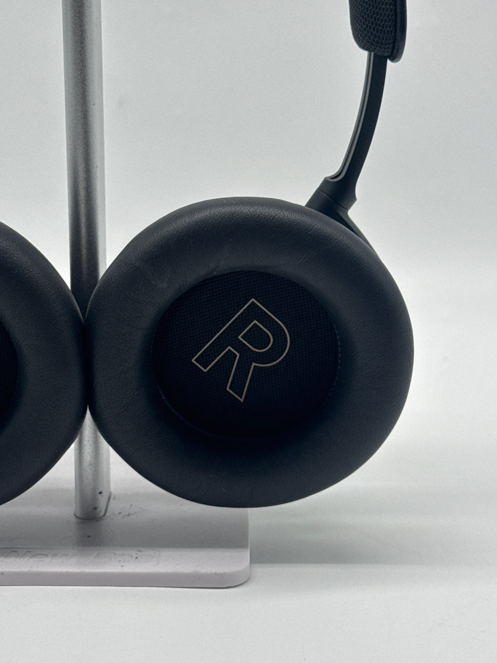 Bang Olufsen Beoplay HX Wireless Over-Ear Headphones Greyish Black - Used