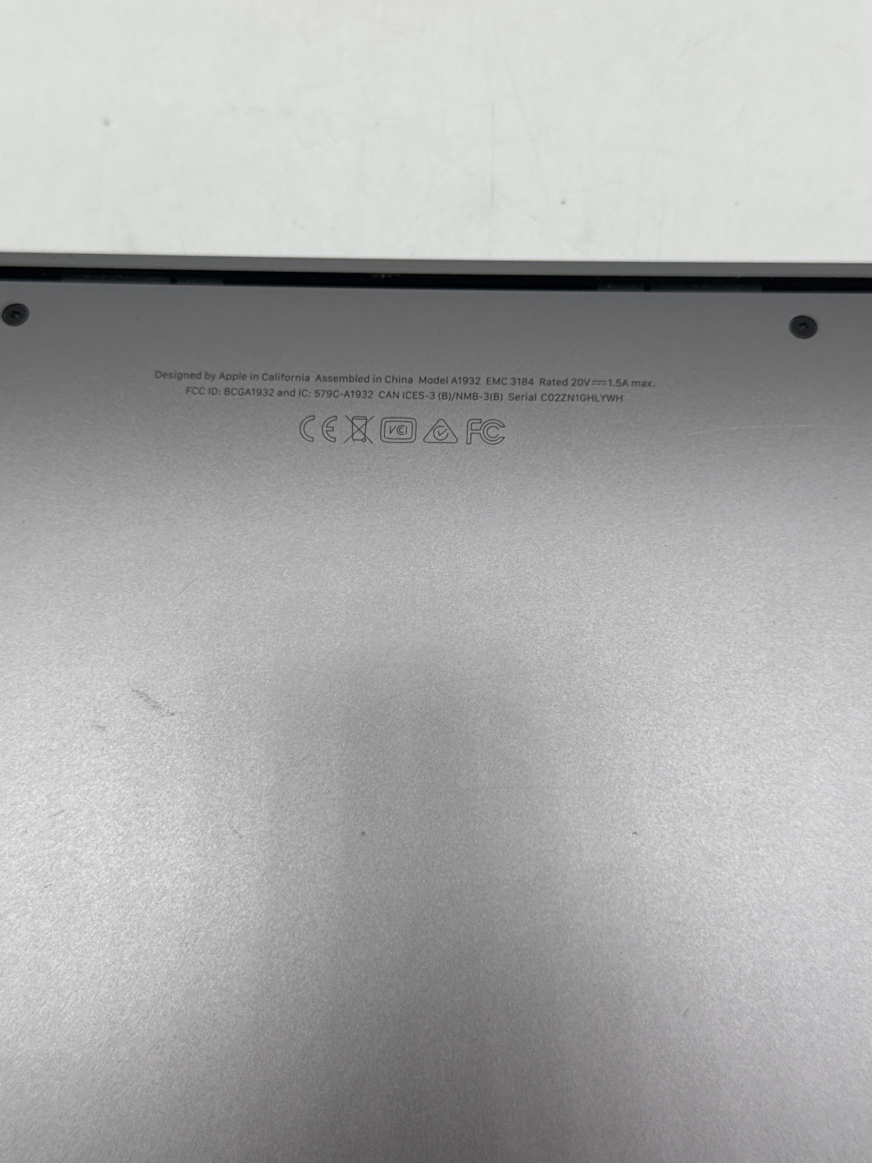 Apple MacBook Air 13" A1932 2019 Core i5 8GB RAM 256GB SSD - Used