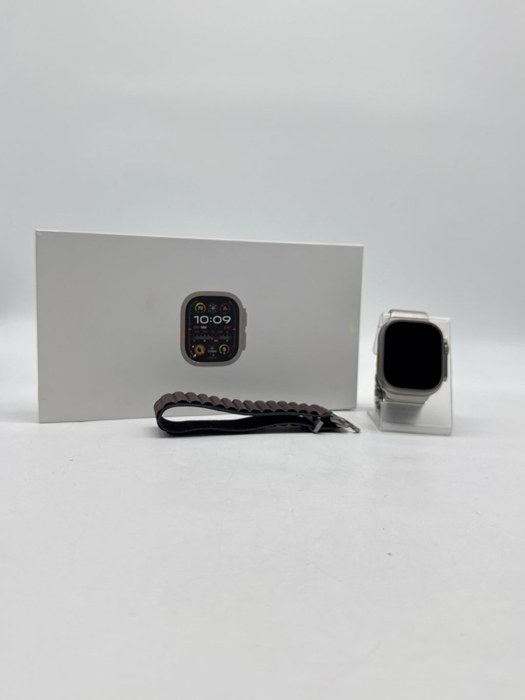 Apple Watch Ultra 2 A2986 49mm GPS + Cellular Natural Titanium - Used