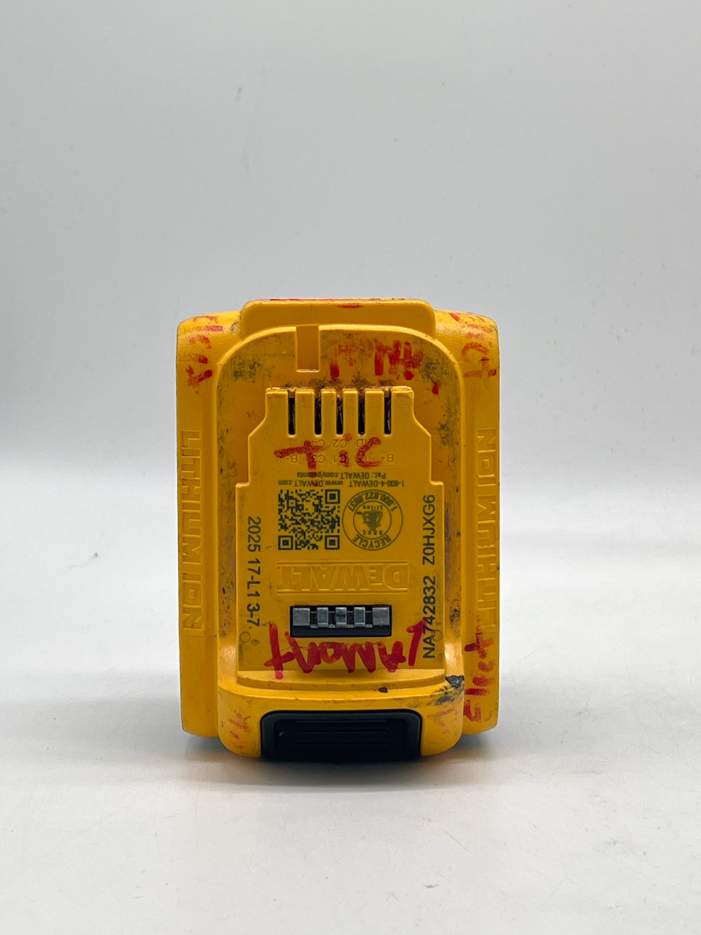 DeWalt DCB204 20V MAX 4Ah Battery - Used