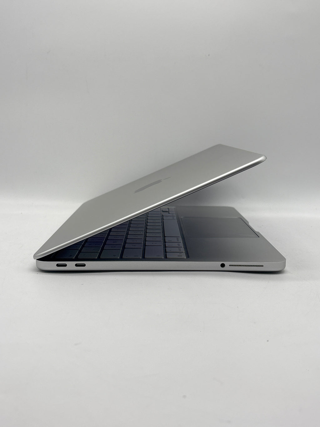 Apple MacBook Neo 13" A3404 A18 Pro 8GB RAM 256GB SSD - Used