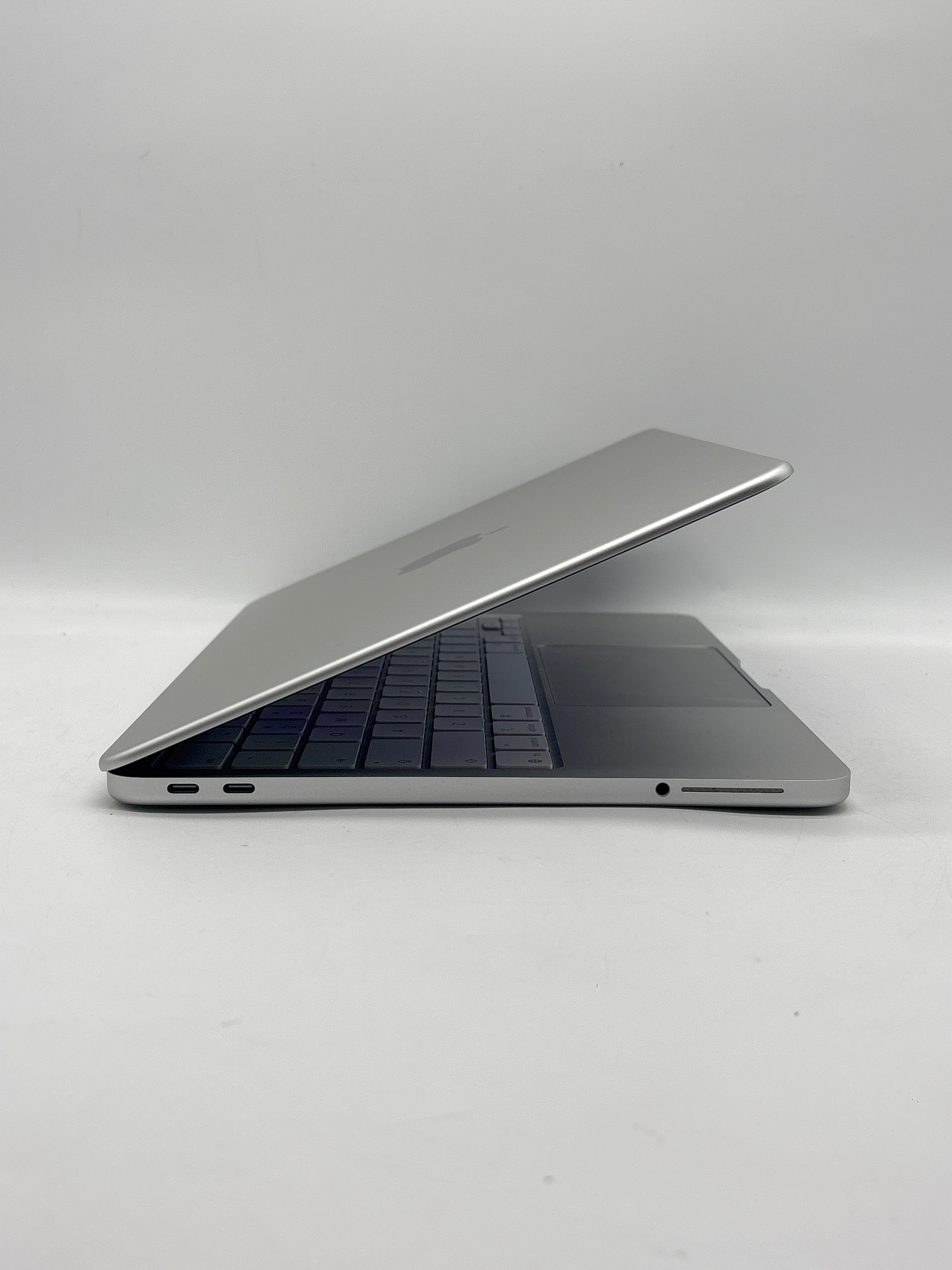 Apple MacBook Neo 13" A3404 A18 Pro 8GB RAM 256GB SSD - Used