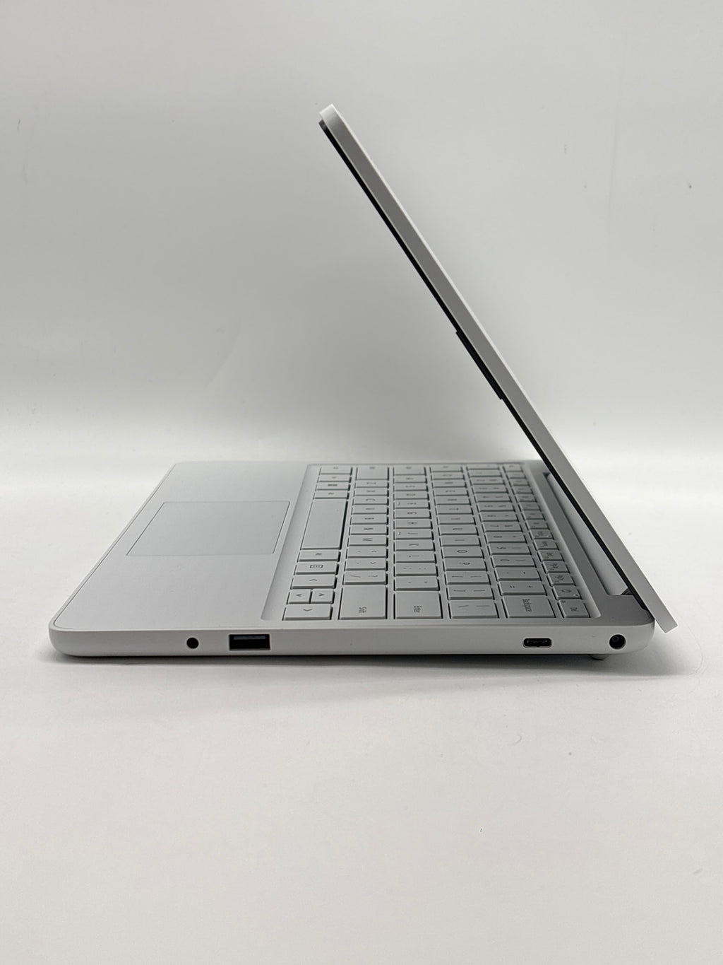Microsoft Surface Laptop SE Celeron N4120 8GB RAM 128GB SD - Used