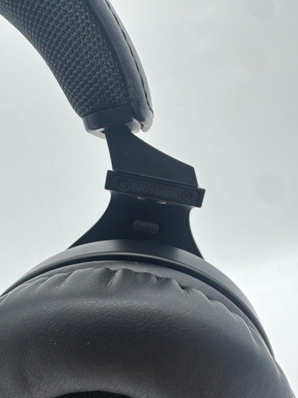 TX01-38651 Shure SRH440 Professional Studio Headphones