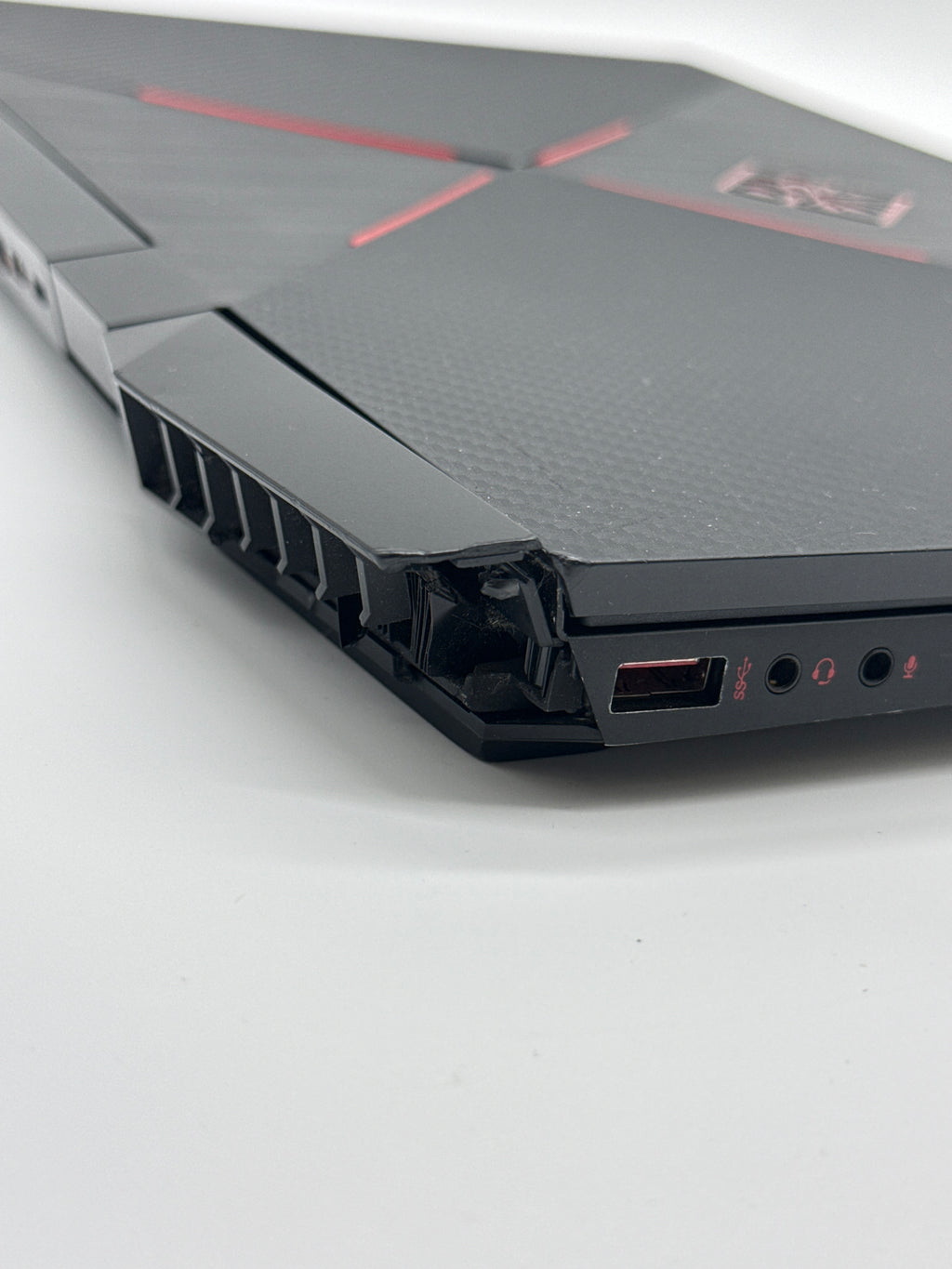 HP Omen 15-DC1054NR i7-9750H 16GB RAM 1TB HDD GTX 1660 Ti - For Parts (READ)