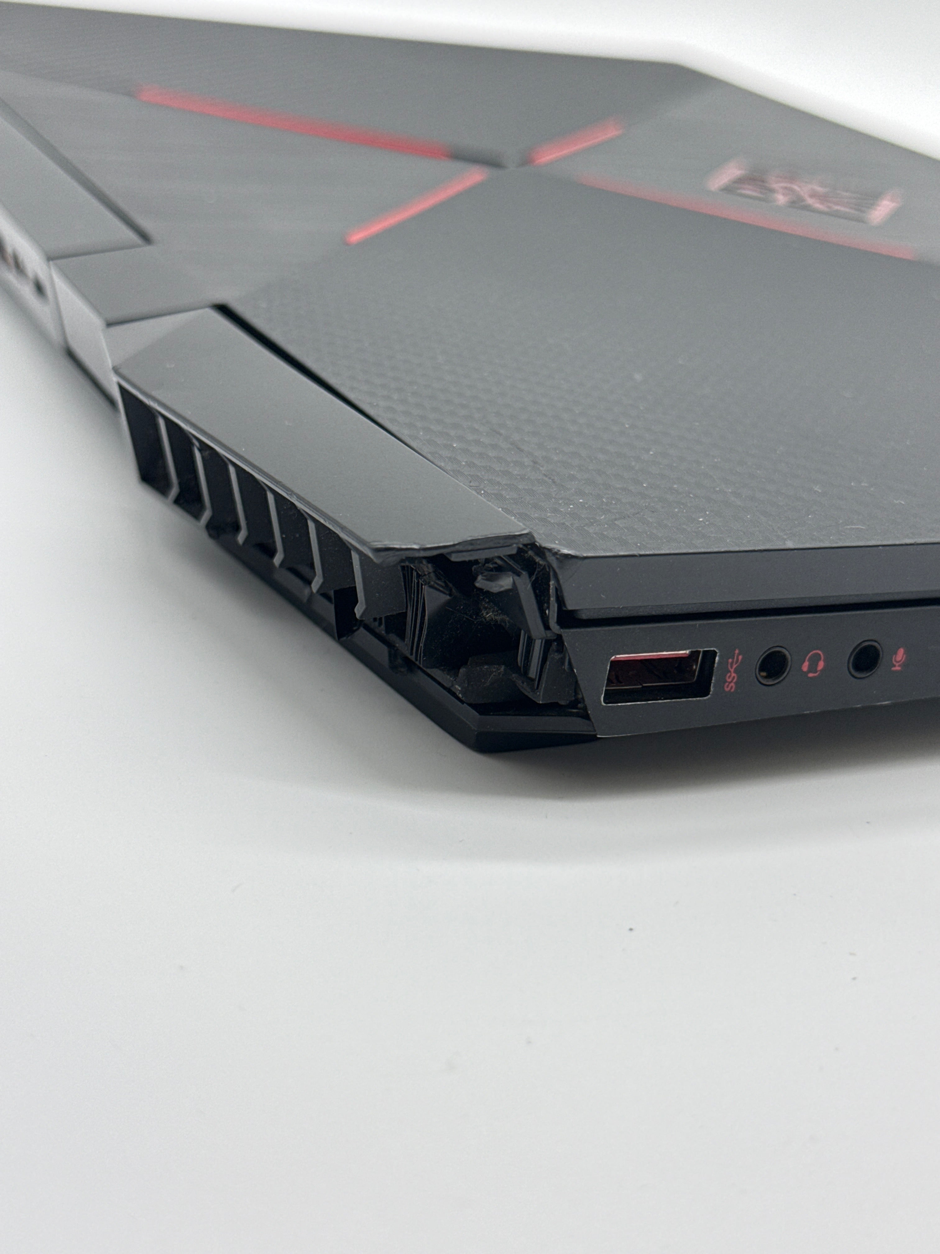 HP Omen 15-DC1054NR i7-9750H 16GB RAM 1TB HDD GTX 1660 Ti - For Parts (READ)