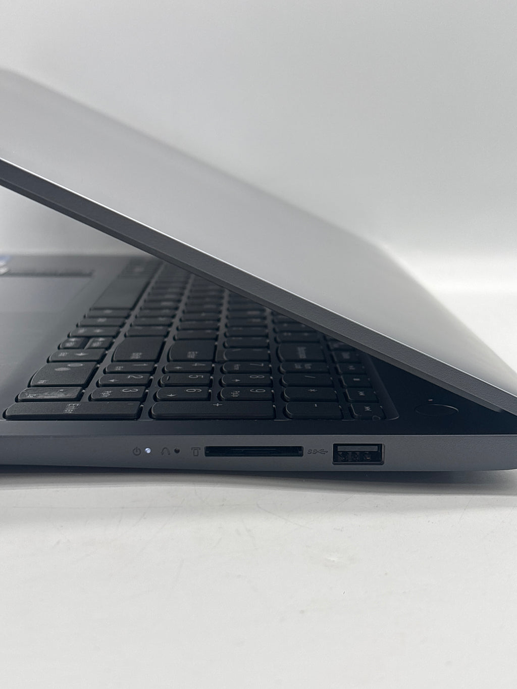 Lenovo IdeaPad Slim 3 15IRU8 15" Intel Core i5-1335U 16GB RAM 256GB SSD Gray - Used