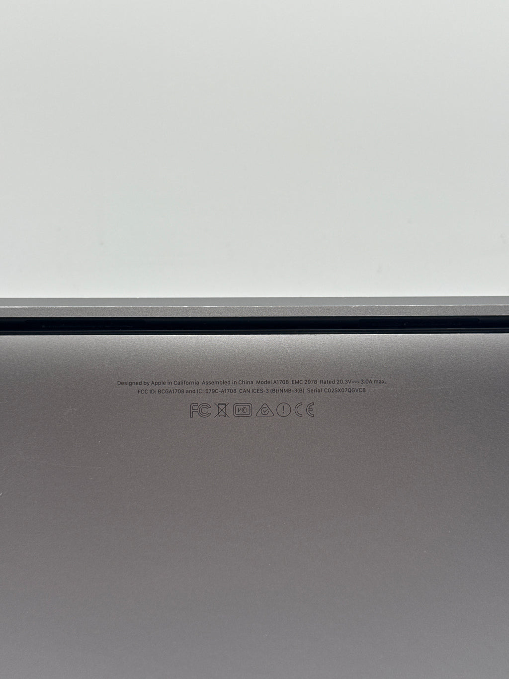 Apple MacBook Pro A1708 13" Intel Core i5 8GB RAM 128GB SSD - For Parts