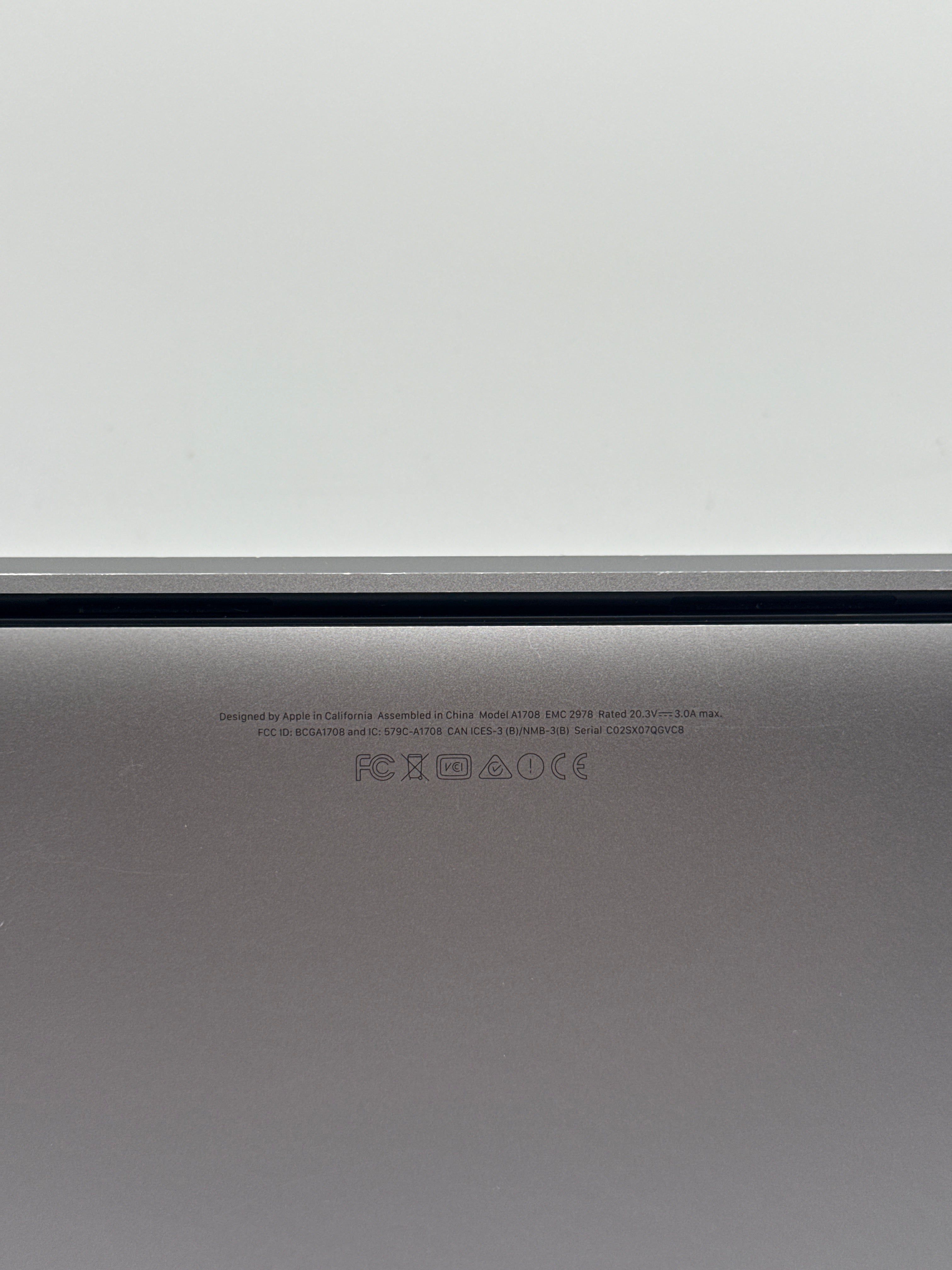 Apple MacBook Pro A1708 13" Intel Core i5 8GB RAM 128GB SSD - For Parts