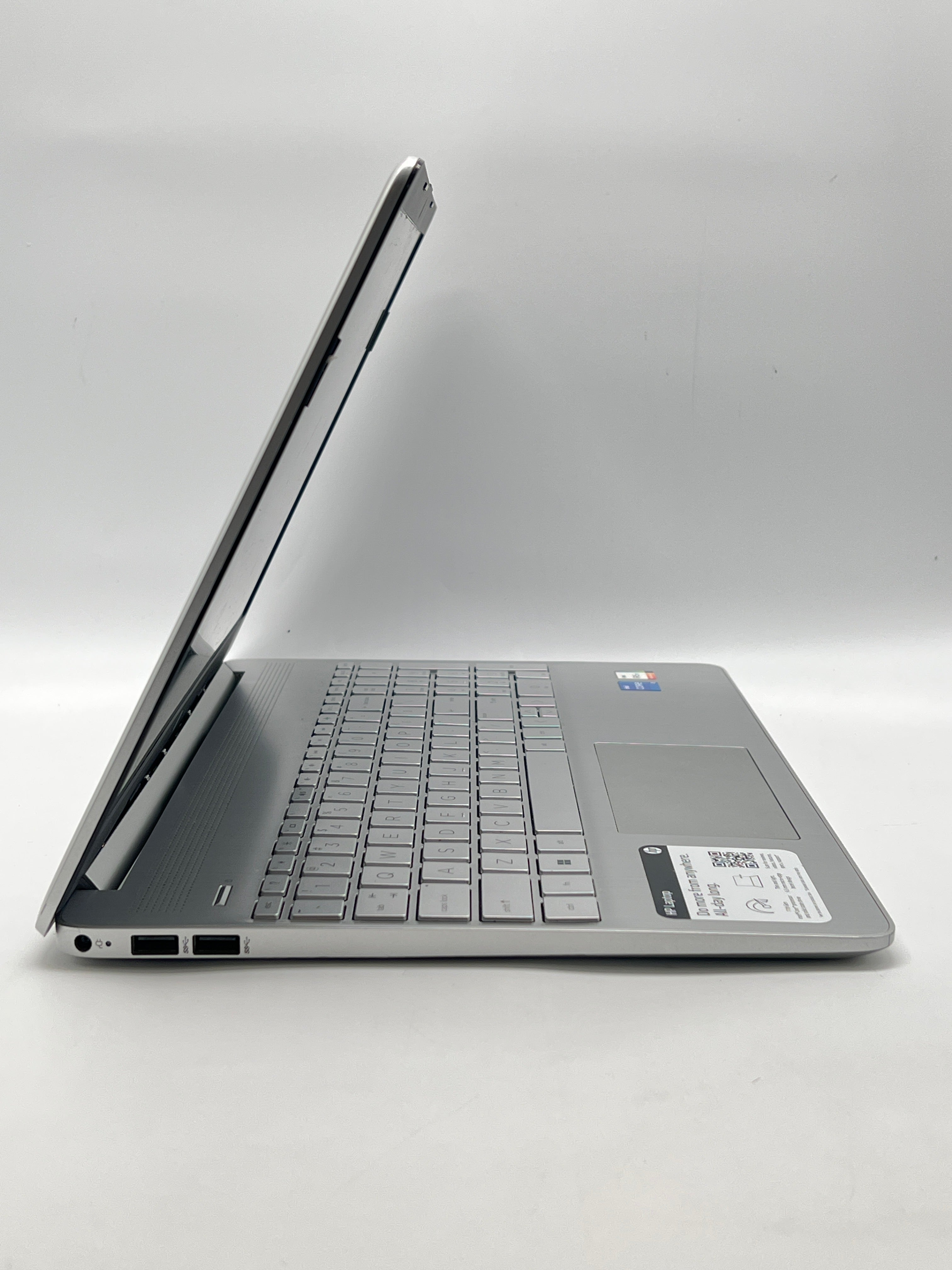 HP Laptop 15 dy2xxx i5-1135G7 8GB RAM 256GB SSD - Used
