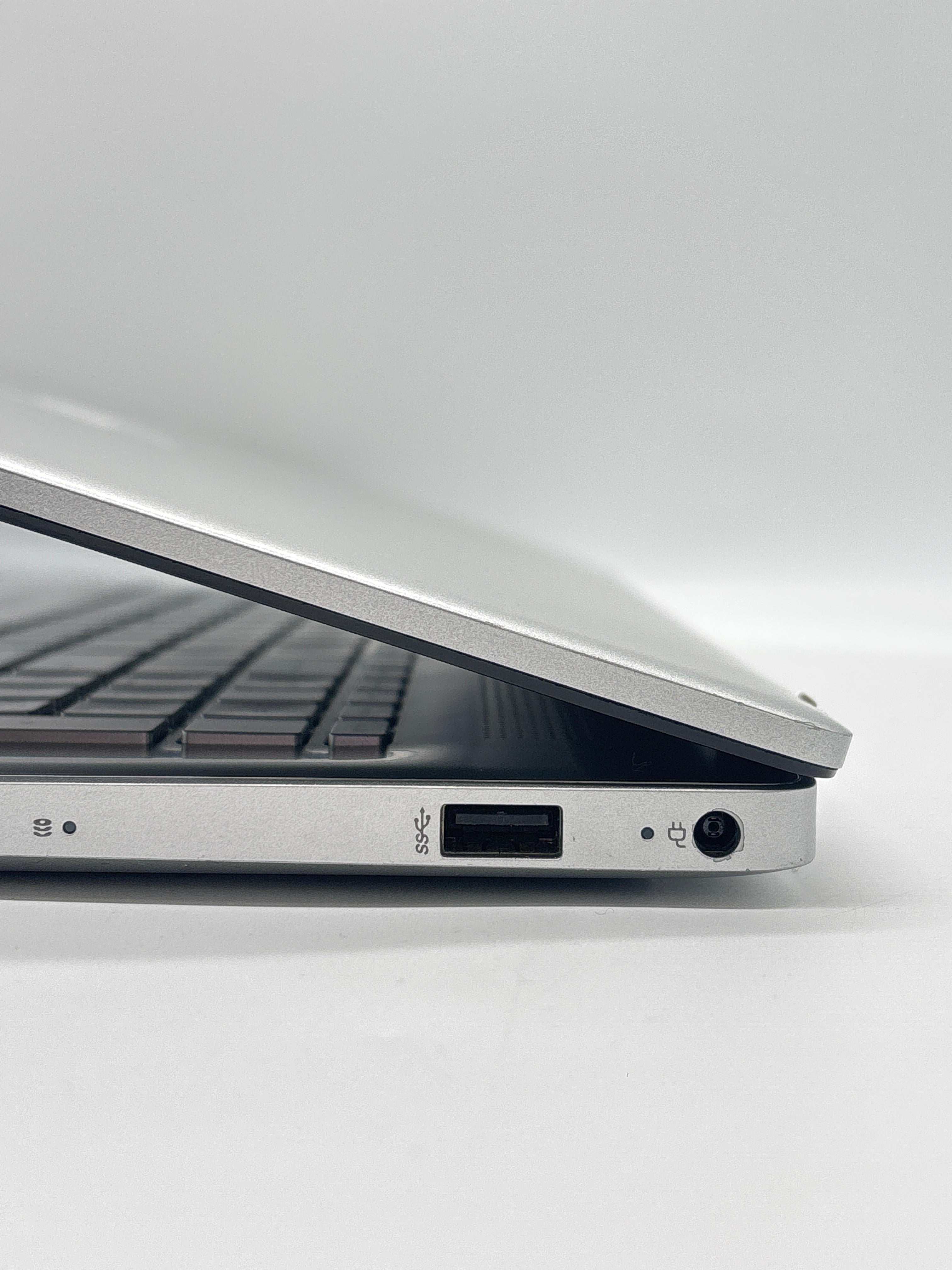 HP 17-CP0700DX AMD Ryzen 5 5500U 8GB RAM 512GB SSD