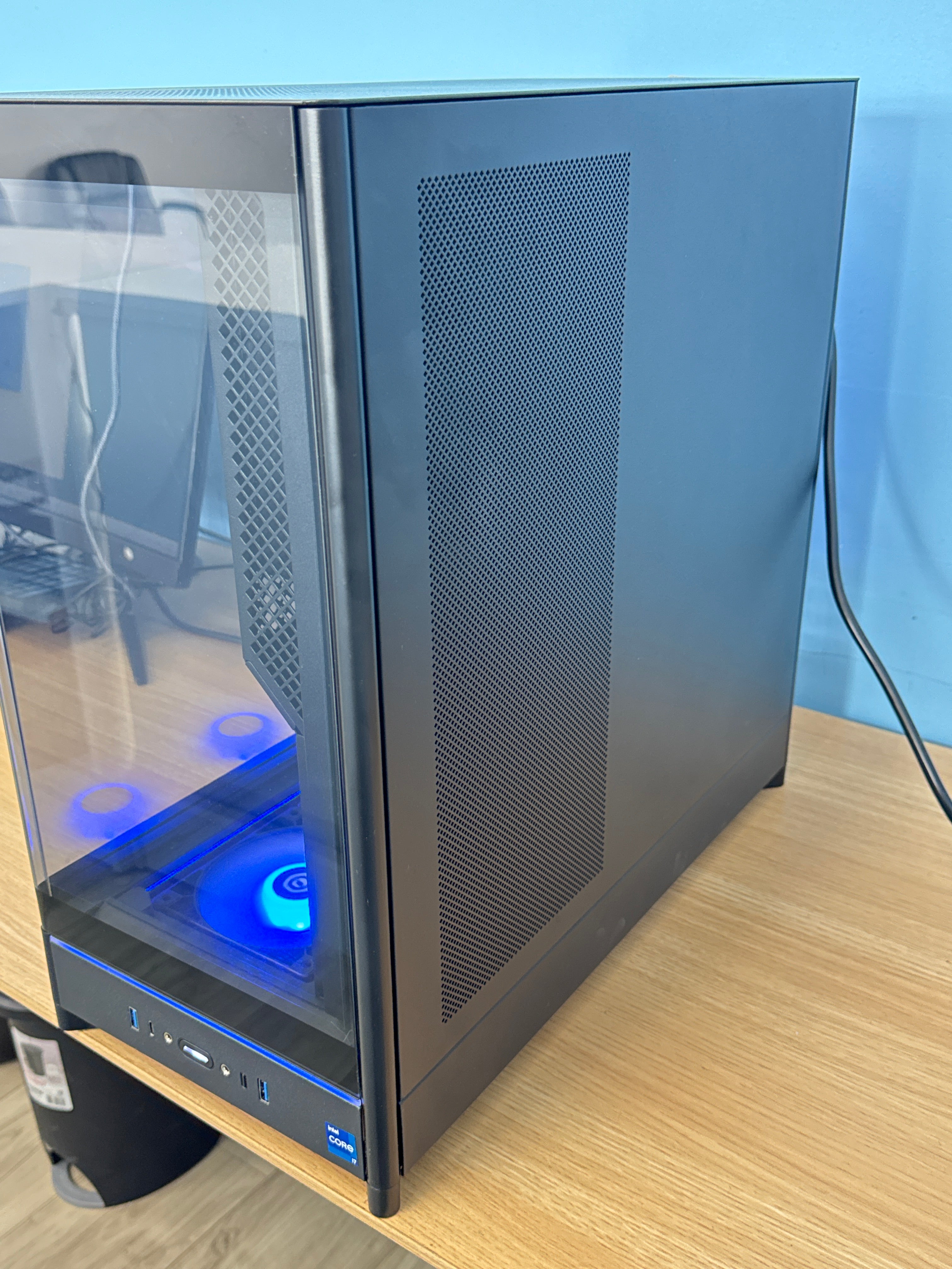 CyberpowerPC C-Series i7-14700F 32GB RAM DDR5 2TB SSD RTX 5070 - Used