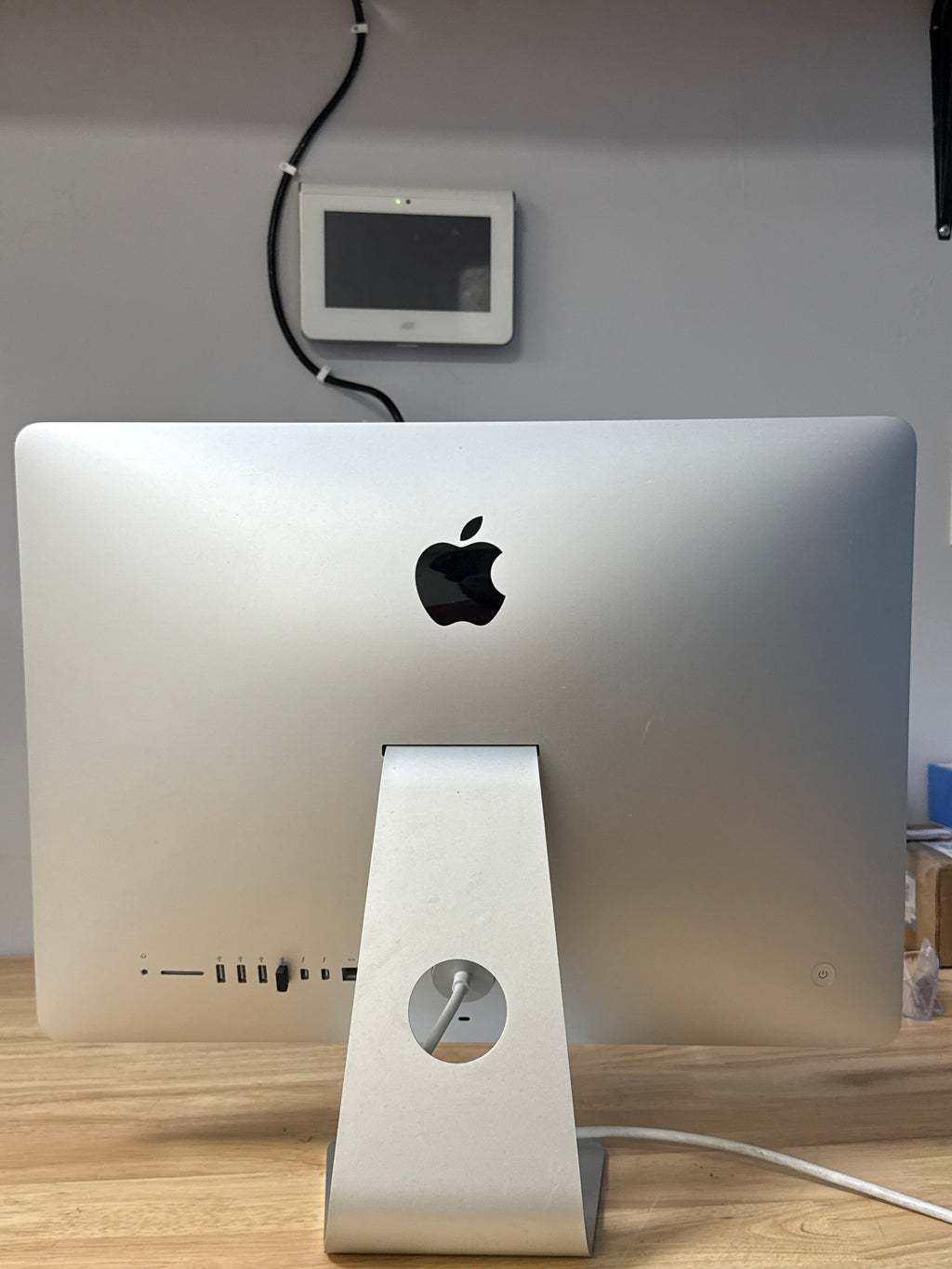 Apple iMac 21.5" A1418 2013 Intel Core i5 8GB RAM 1TB SSD Silver