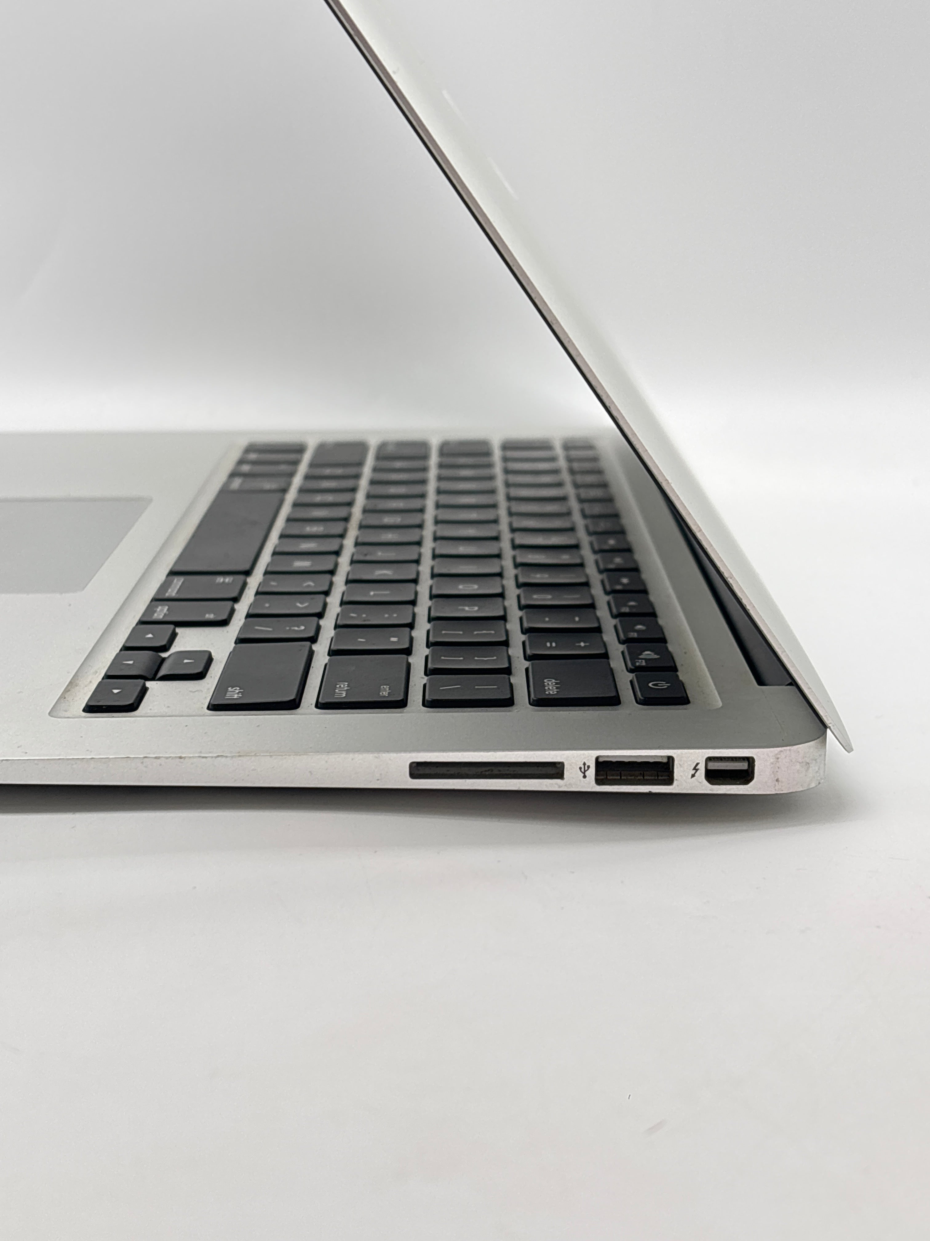 Apple MacBook Air 13" Intel i5 A1466 8GB RAM 128GB SSD - Used