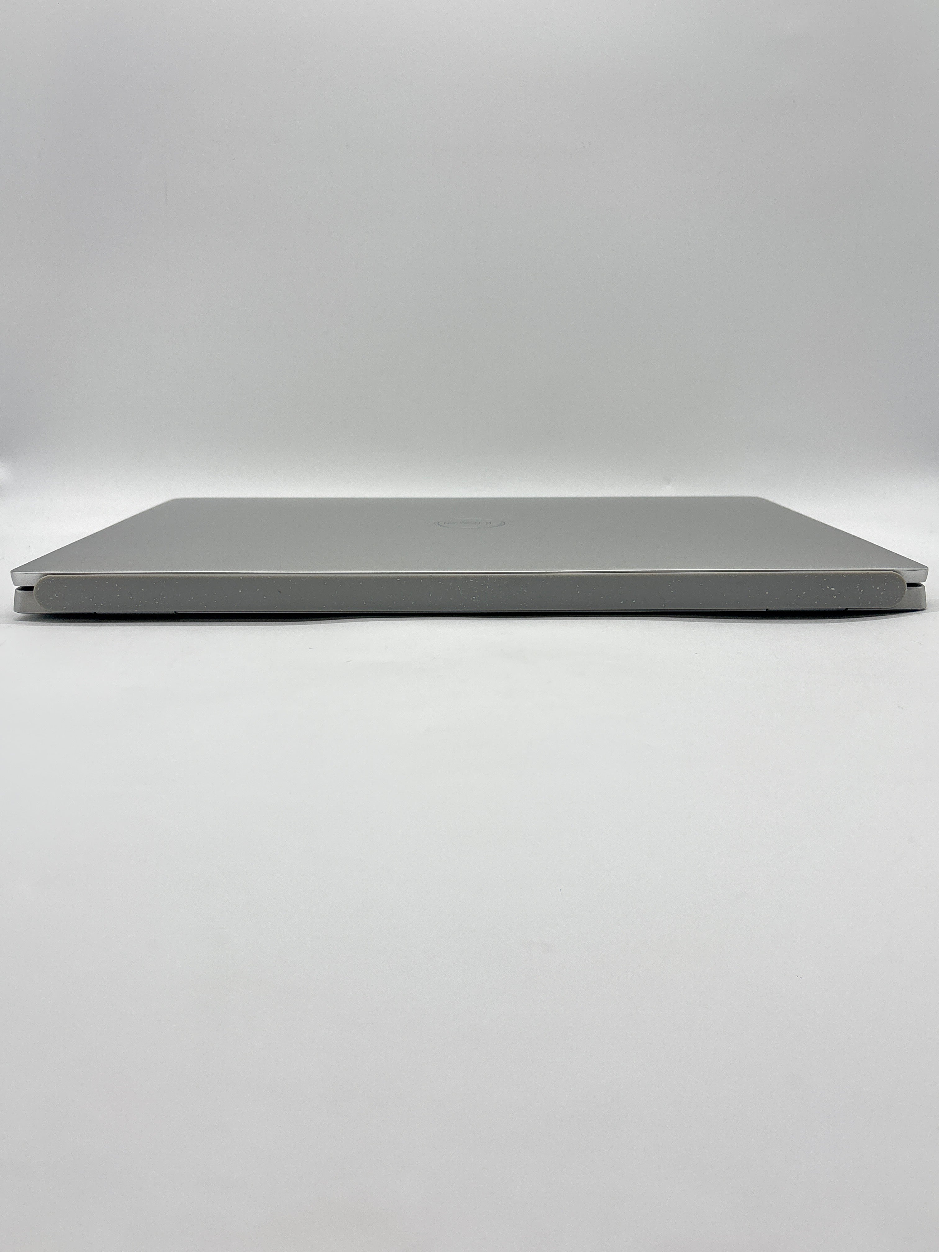 Dell Inspiron 16 5620 Touch i7-1255U 16GB RAM 512GB GeForce MX570
