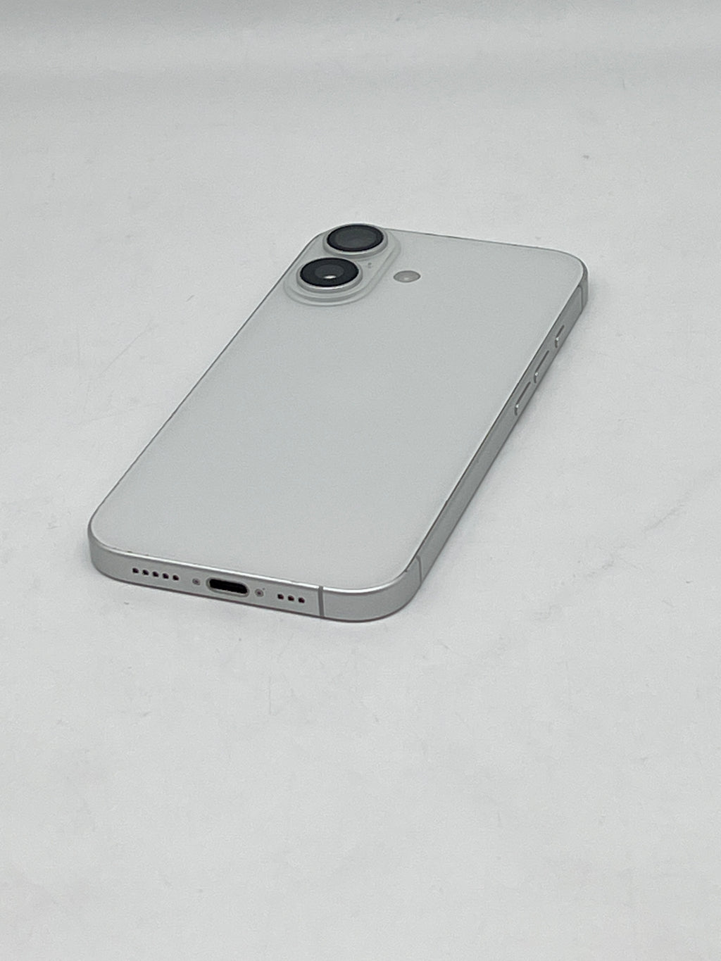 Apple iPhone 16 128GB Unlocked White - Used