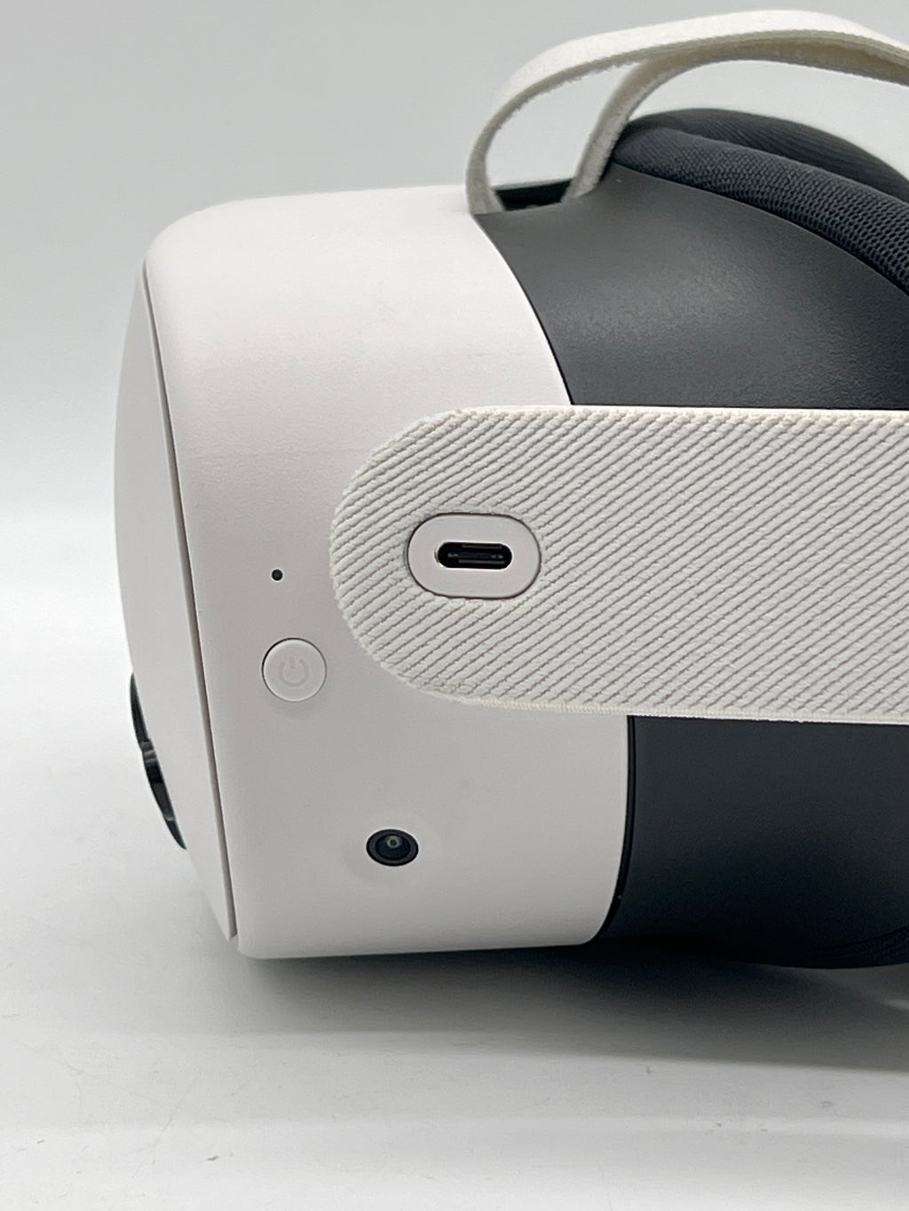 Meta Quest 3s 128GB Standalone VR Headset White - Used with Box