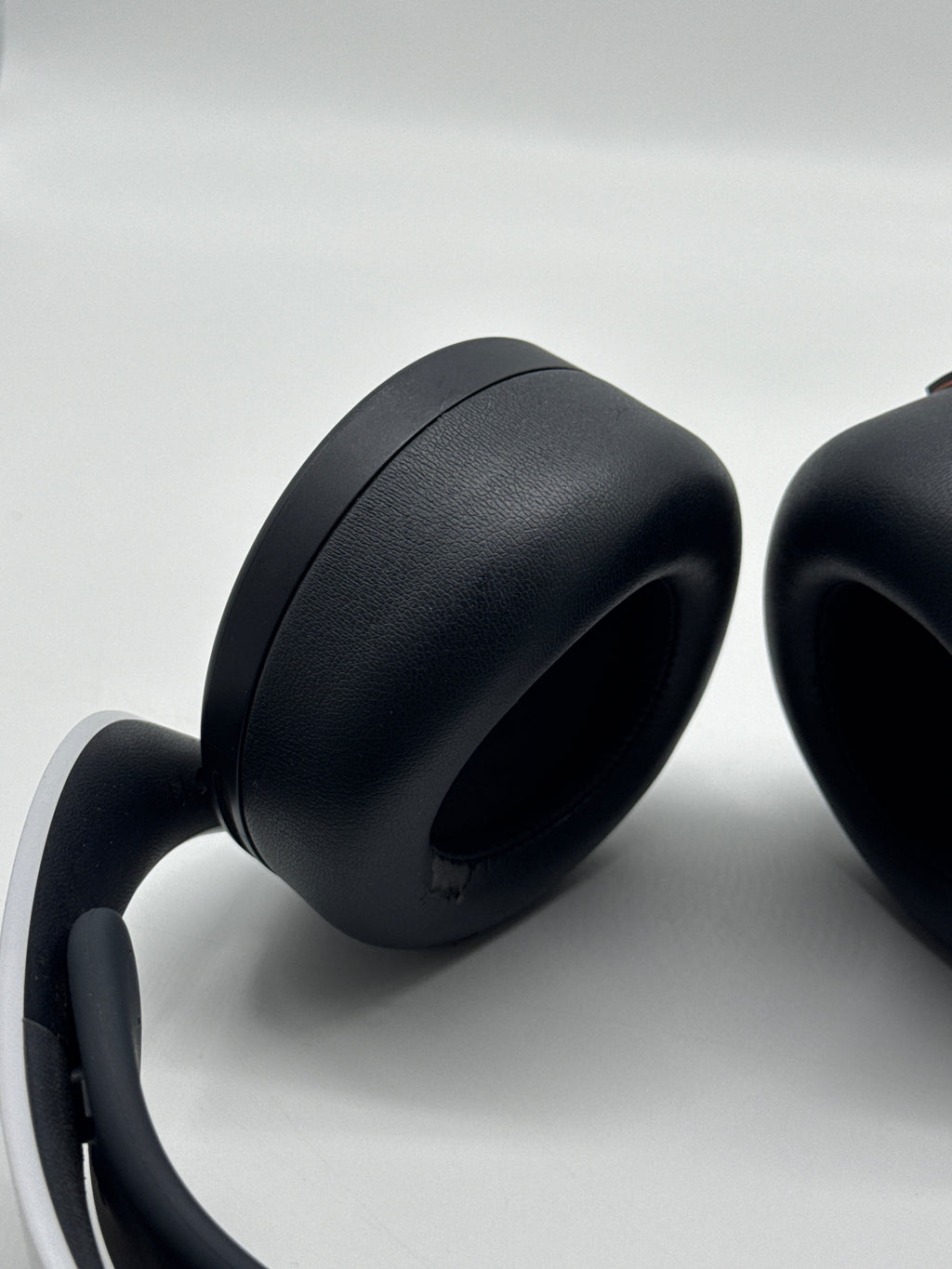 Sony PlayStation Pulse 3D Wireless Headset Black 3D Audio Mic - Used