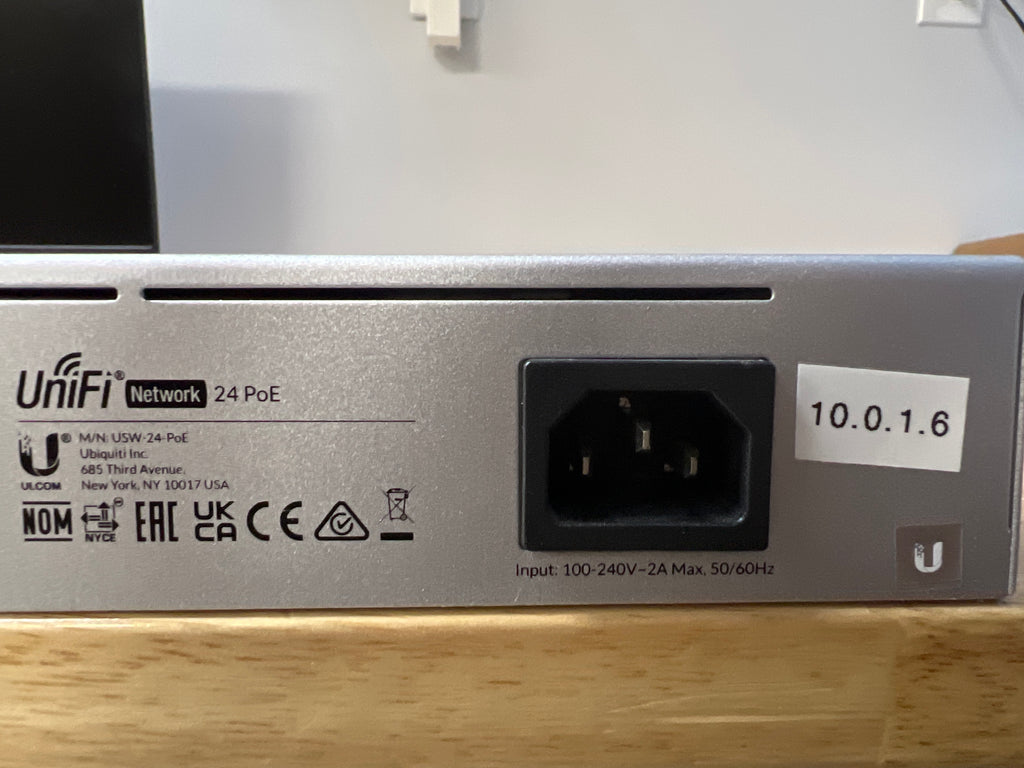 Ubiquiti UniFi USW-24-PoE Network Switch 24 Ports Managed Ethernet Silver Used