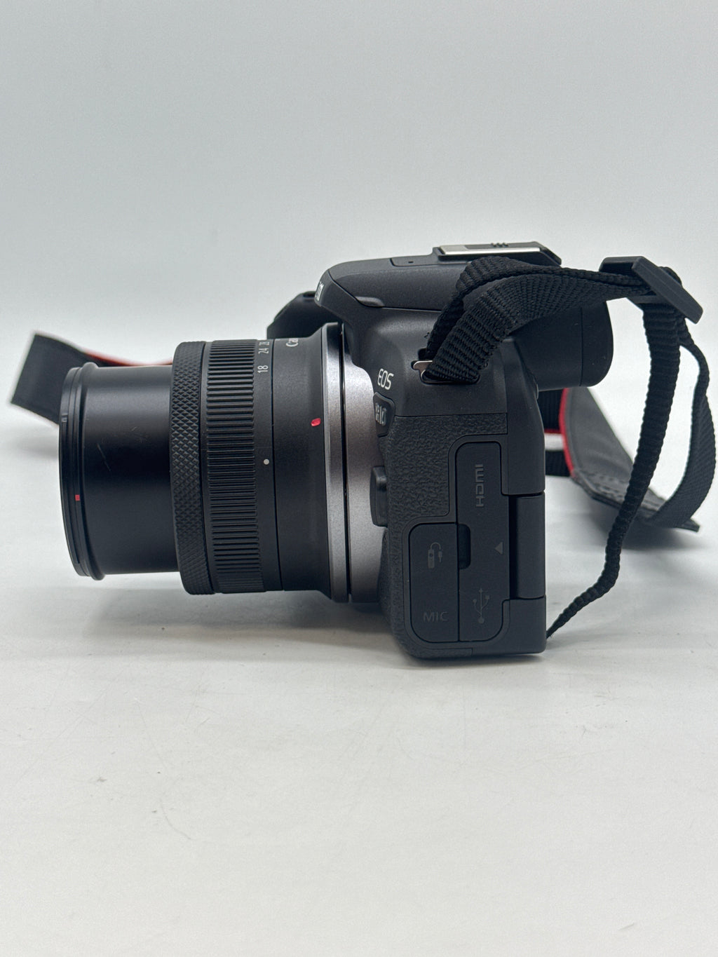 Canon EOS R10 24.2MP Mirrorless Camera with RF-S 18-45mm Lens - Used