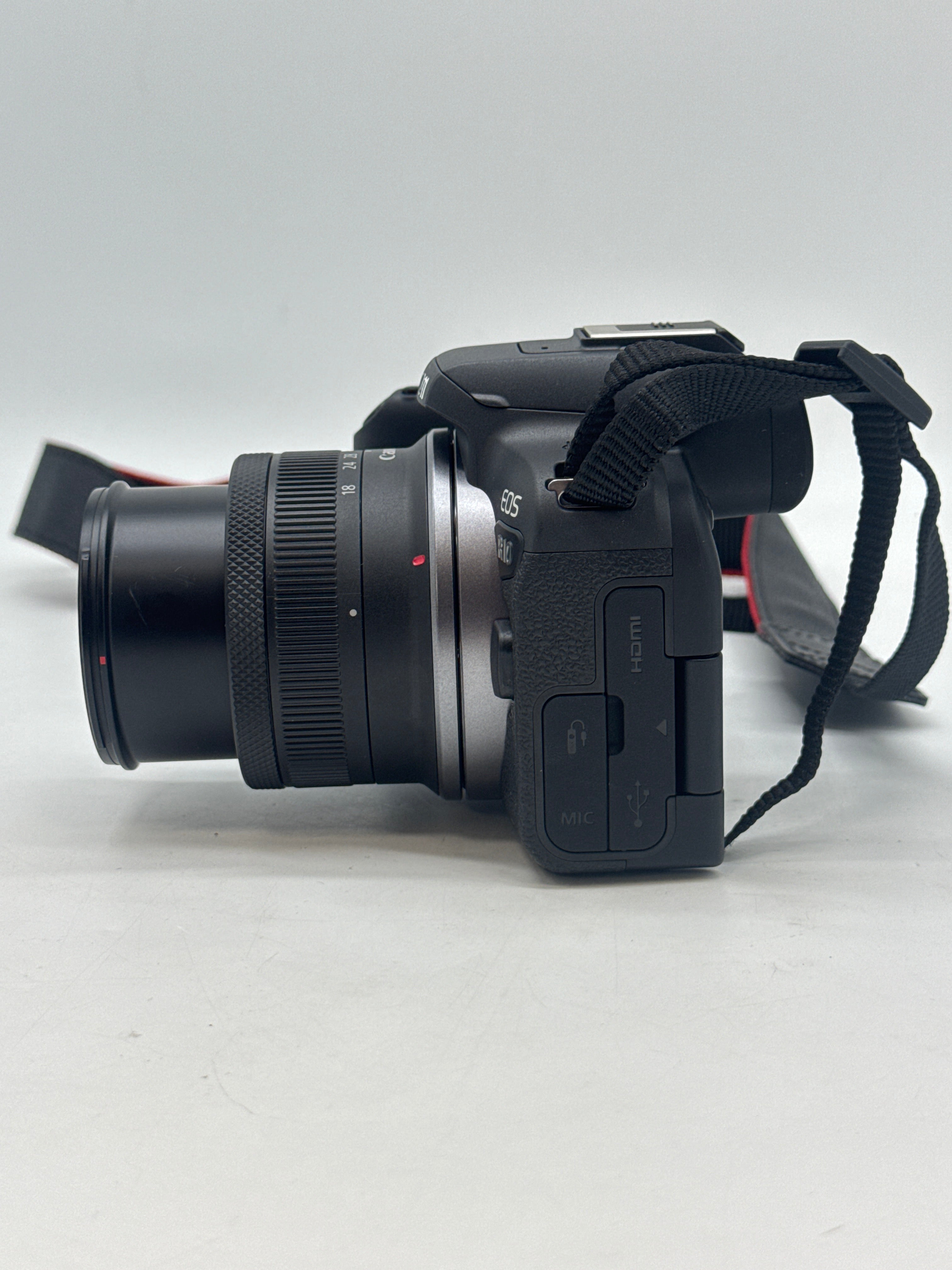 Canon EOS R10 24.2MP Mirrorless Camera with RF-S 18-45mm Lens - Used