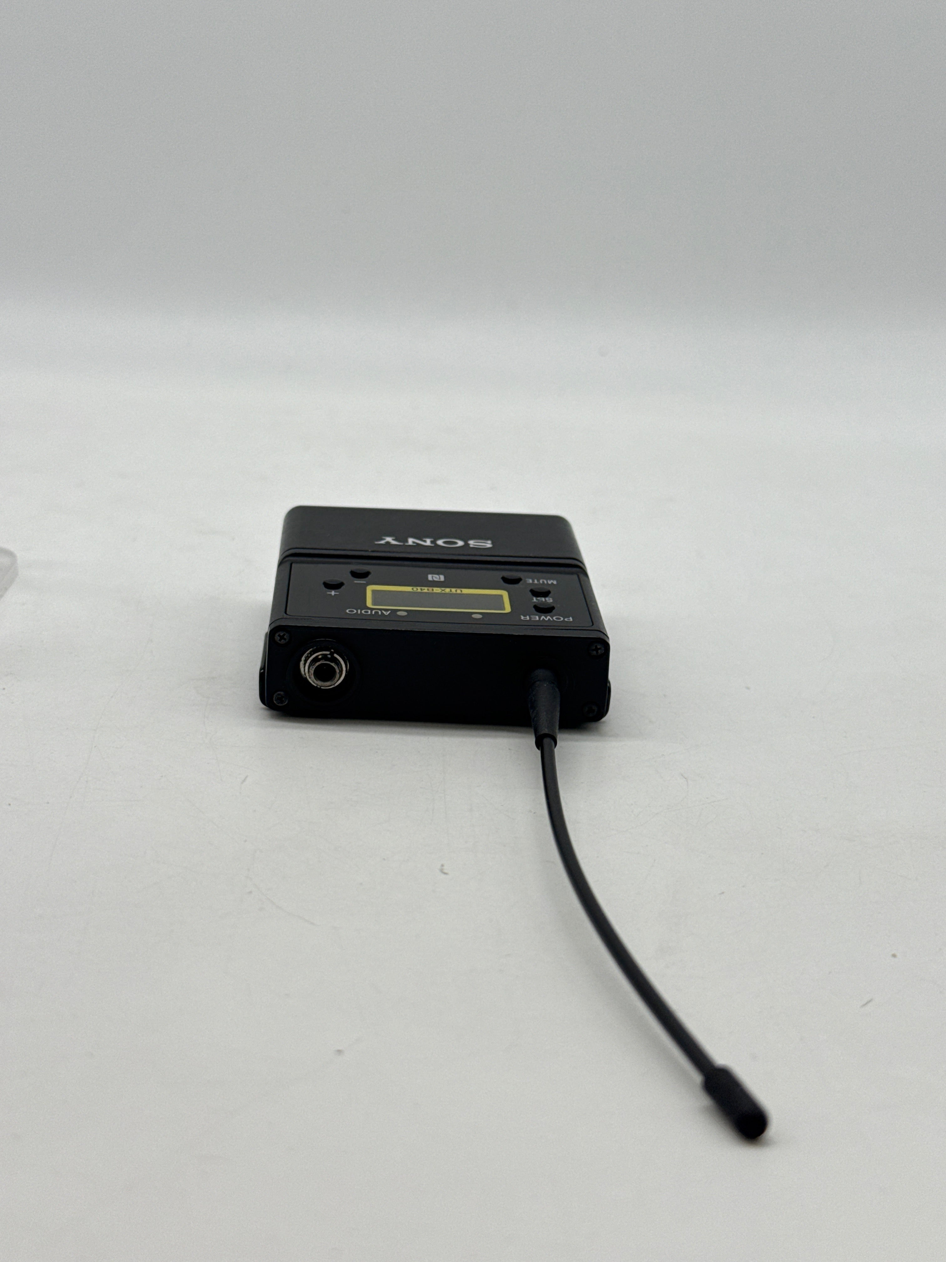 Sony UTX-B40 Wireless Bodypack Transmitter W/Battery