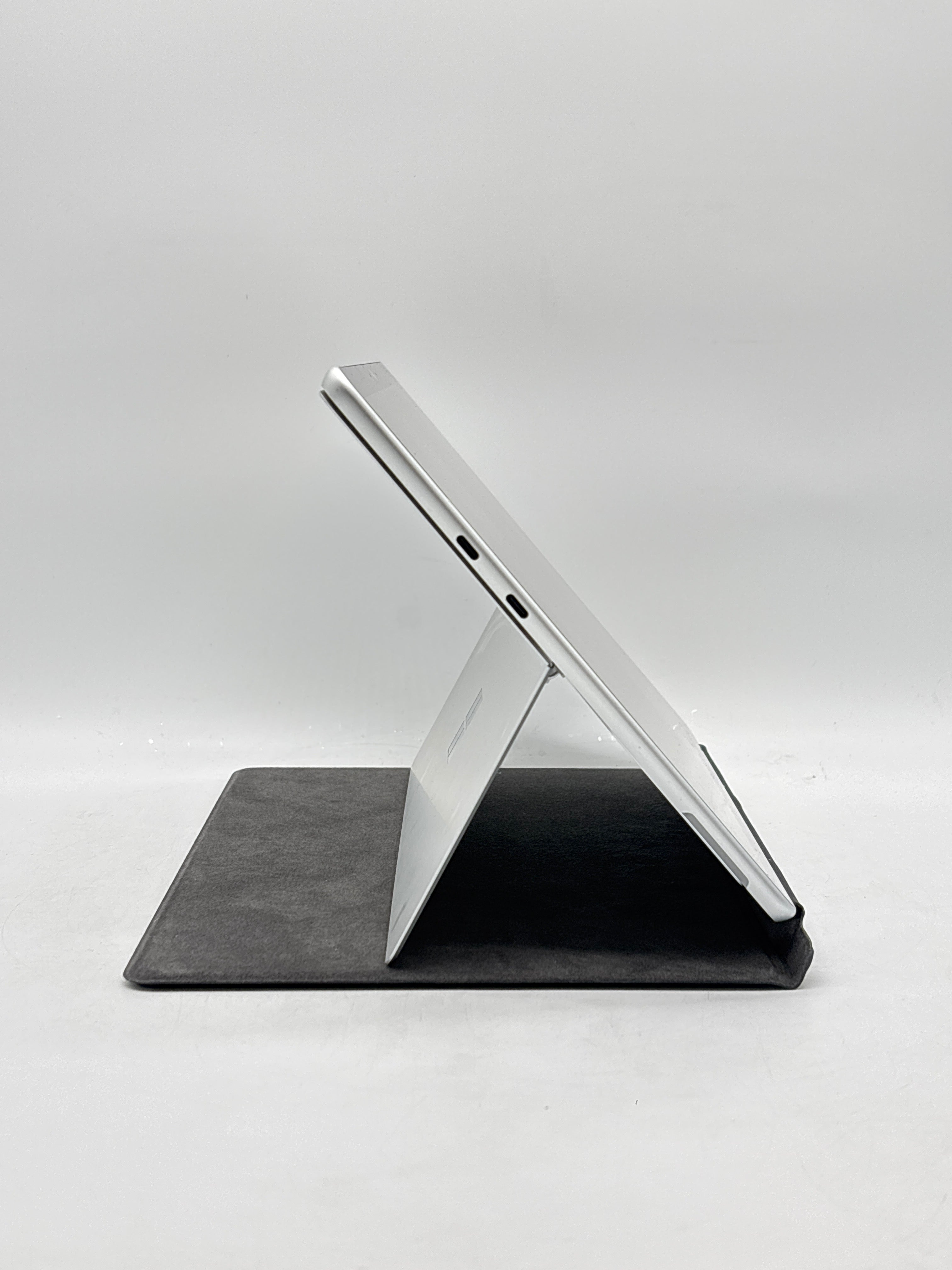 Microsoft Surface Pro 11th Edition Ultra 7 266V 16GB RAM 512GB SSD - Used