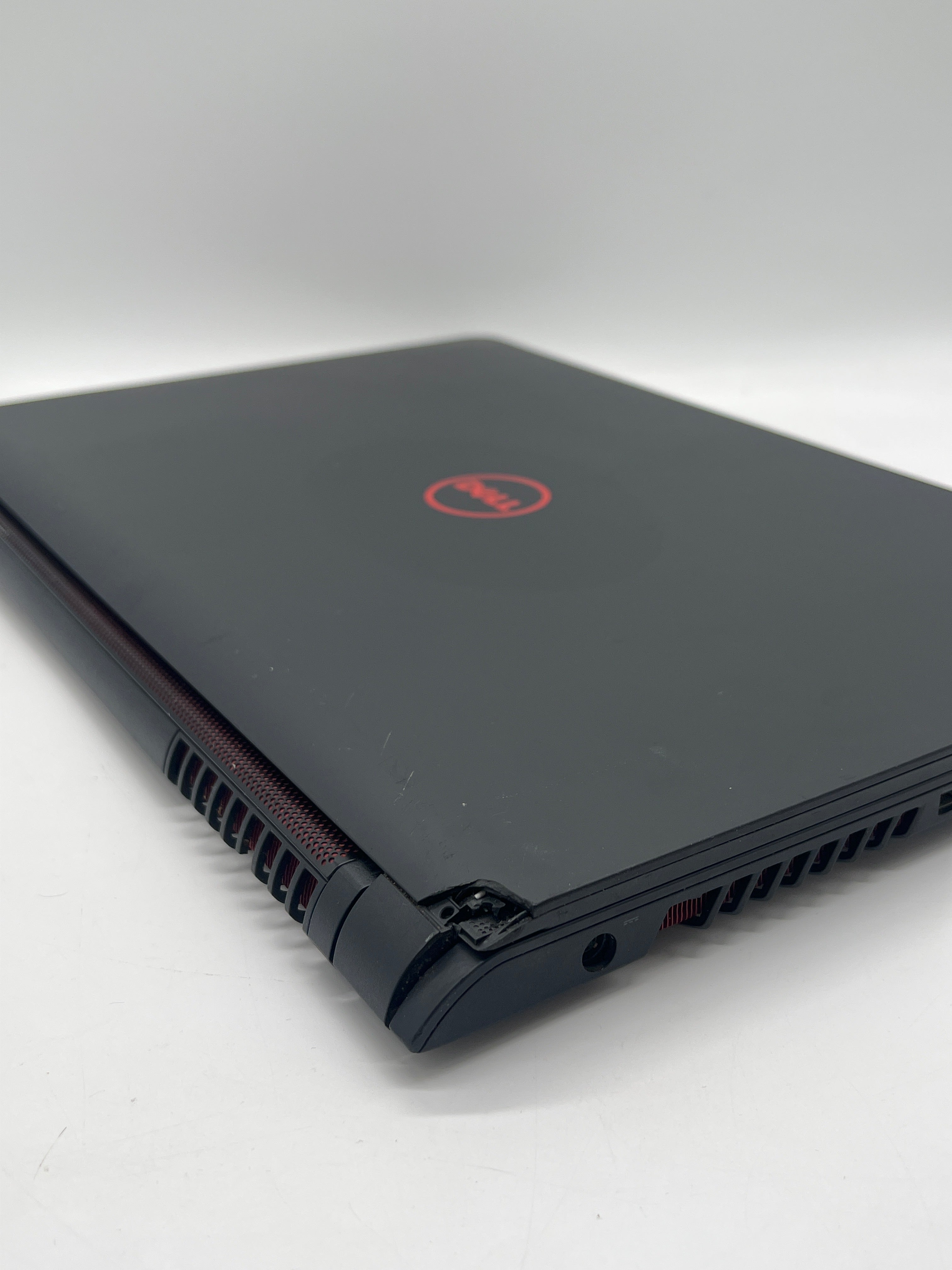 Dell Inspiron 15 3511 AMD A10-9630 8GB RAM 1TB HDD - For Parts (Bad HDD)