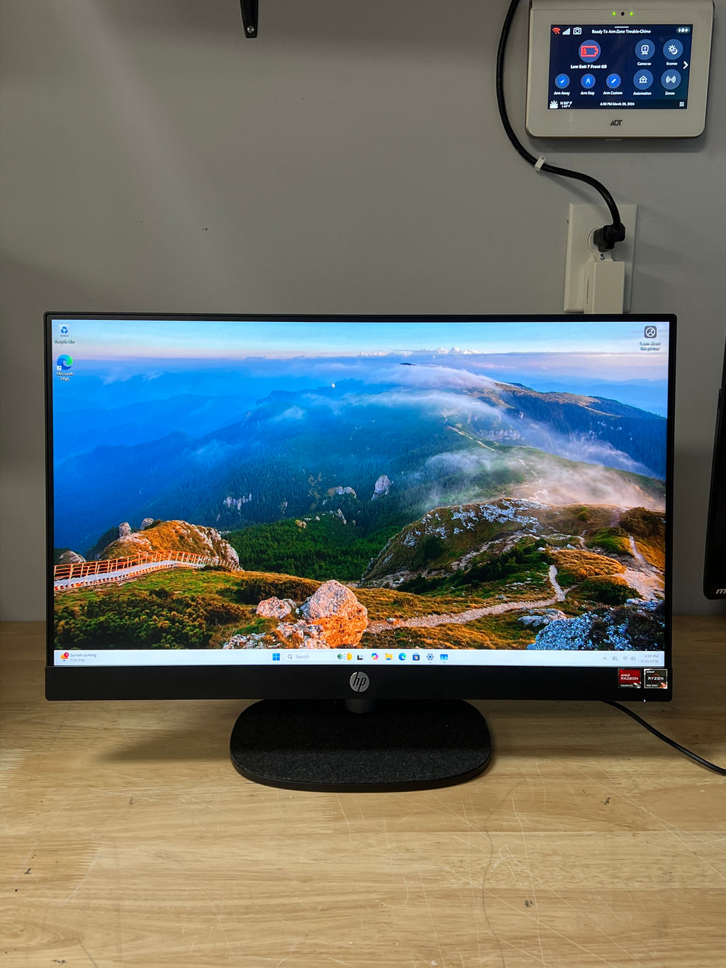 HP All in One Ryzen 5 8GB RAM 512 SSD Touchscreen - Used