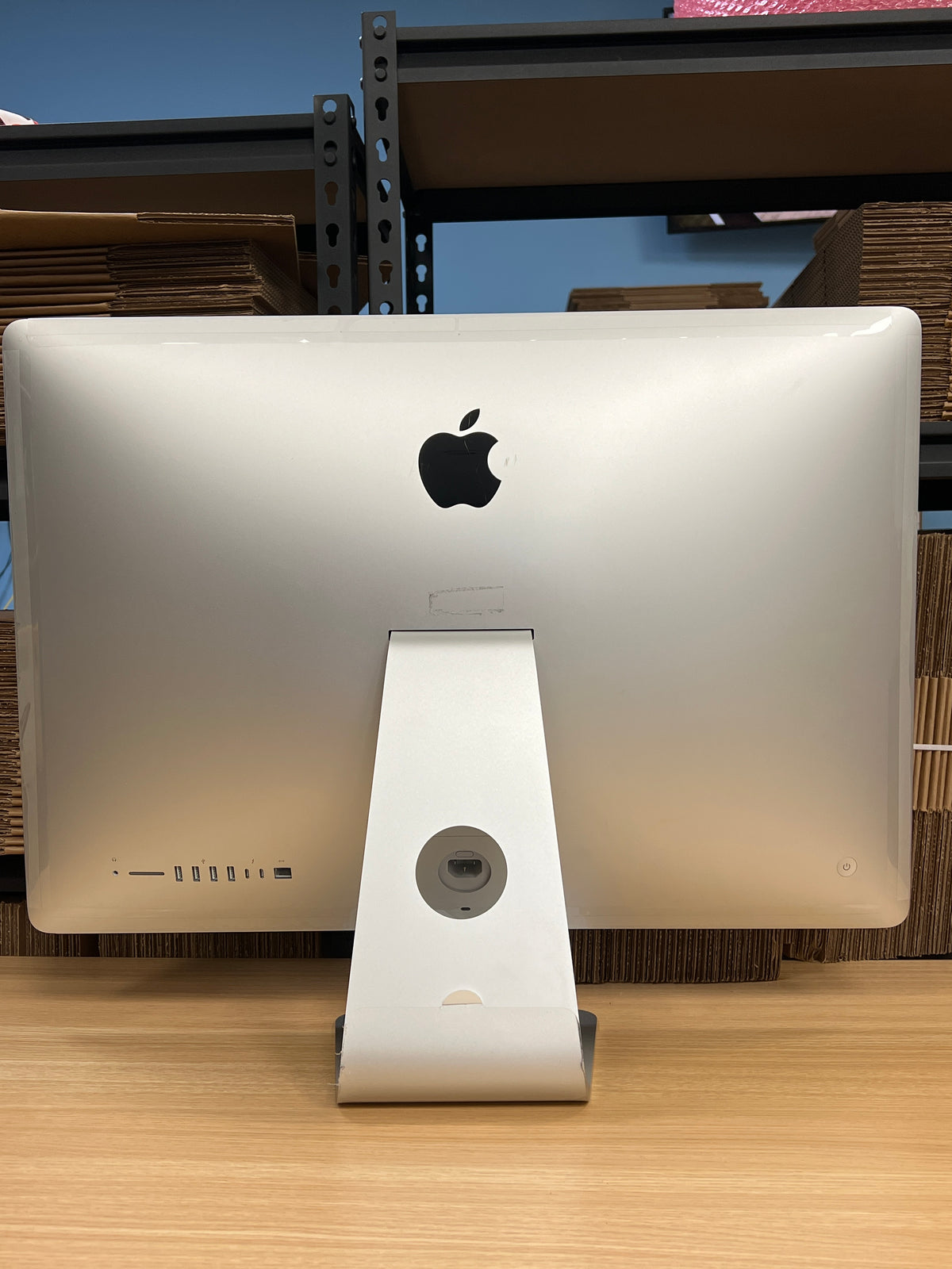 Apple iMac 27" 2020 i5-10500 8GB RAM 256GB SSD Radeon Pro 5300 Silver - Remotely Managed