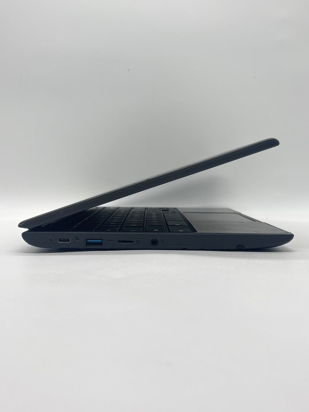 Lenovo 100e Chromebook 2nd Gen AMD 4-9210C 4GB RAM 32GB SSD - For Parts (Read)