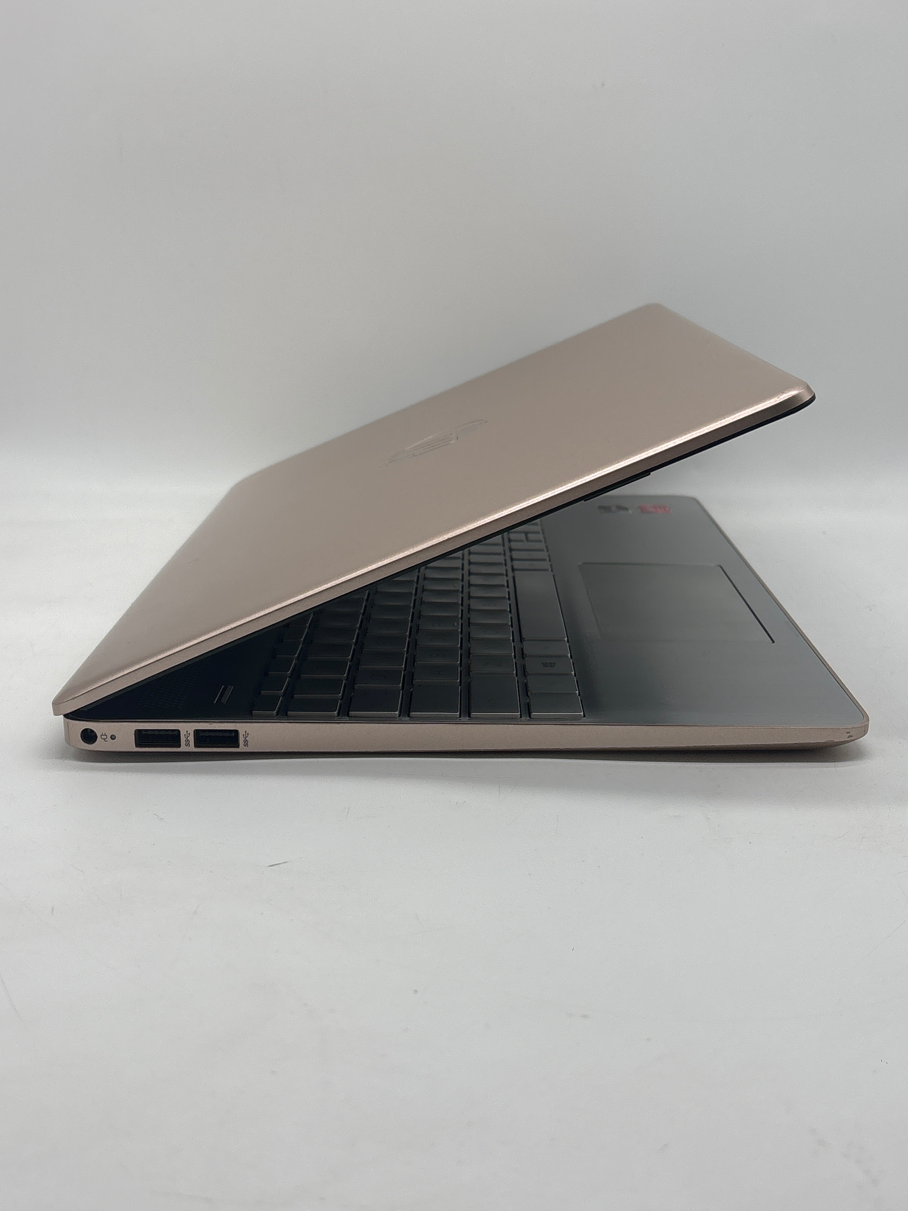 HP 15-ef0025wm Ryzen 5 3500U 16GB RAM 256GB SSD