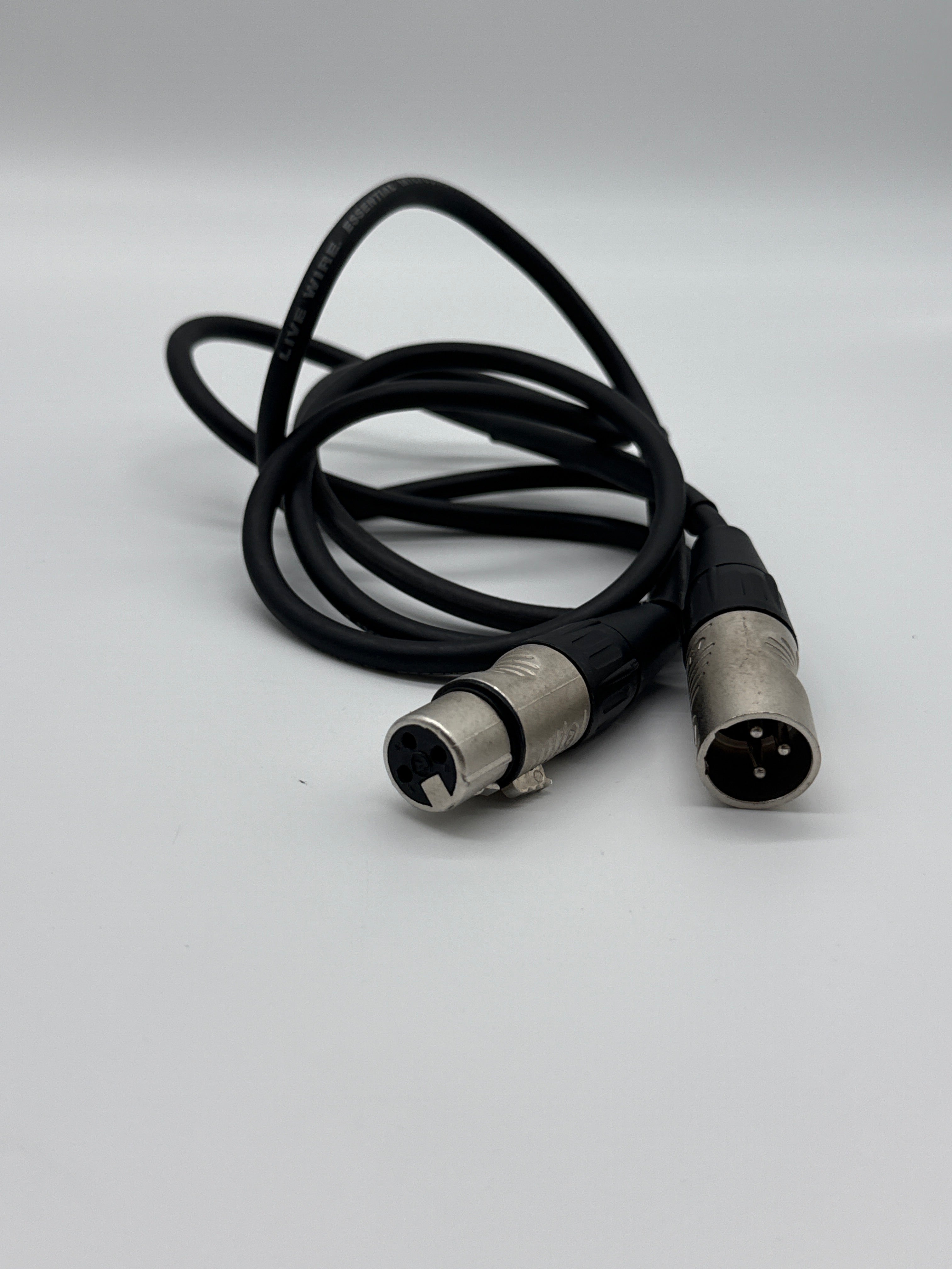 Shure M58 Dynamic Microphone with BLX4R H10 Wireless Receiver Black