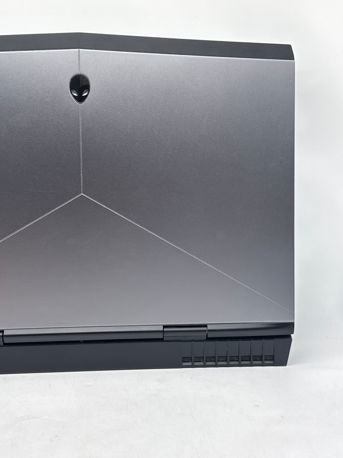Alienware 17 R5 Core i7-8750H 16GB RAM 1TB HDD GTX 1070 17.3in - Bad HDD