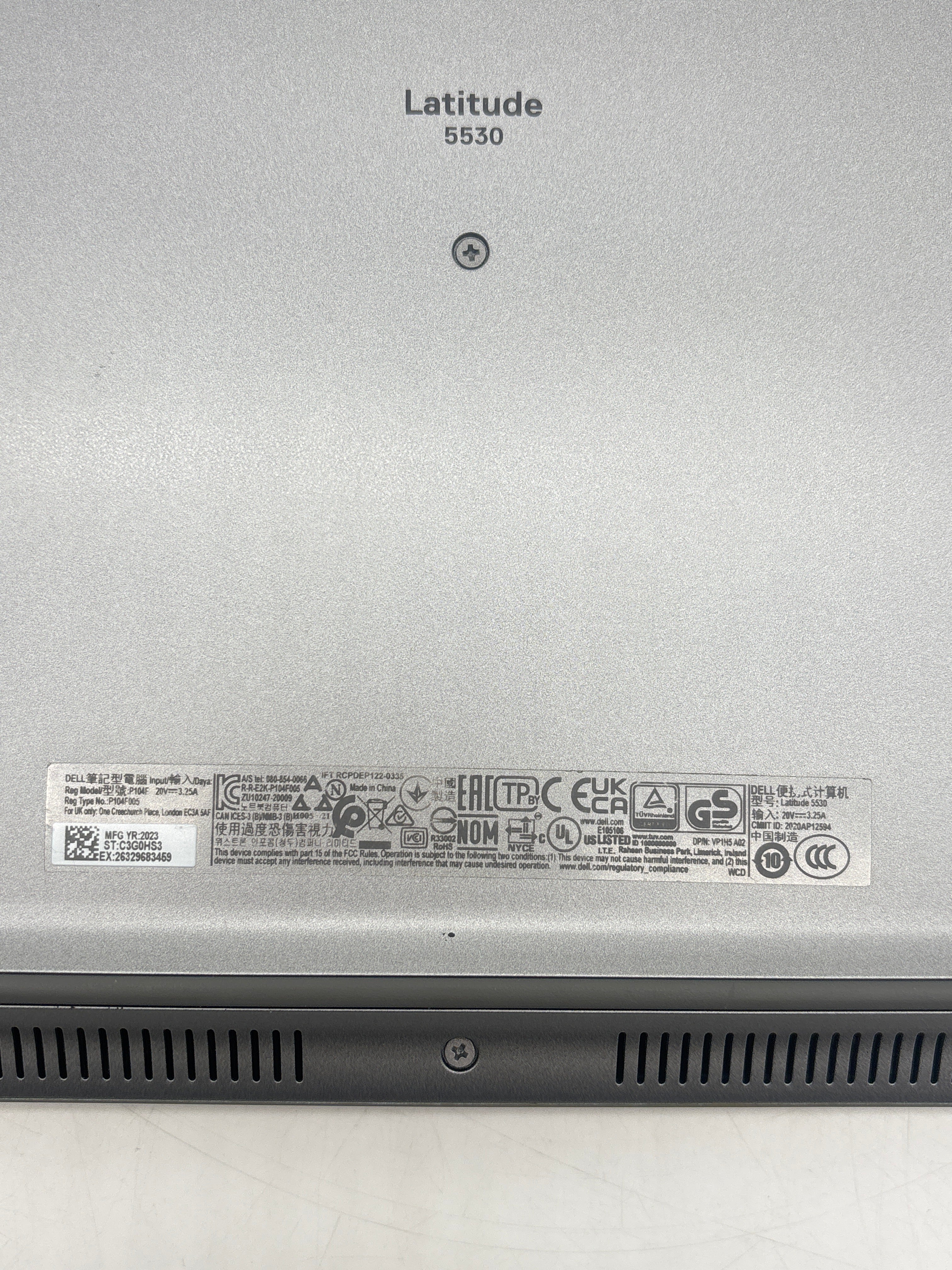 Dell Latitude 5530 i5-1245U 16 GB RAM 512 GB SSD - For Parts (Crack on Corner)