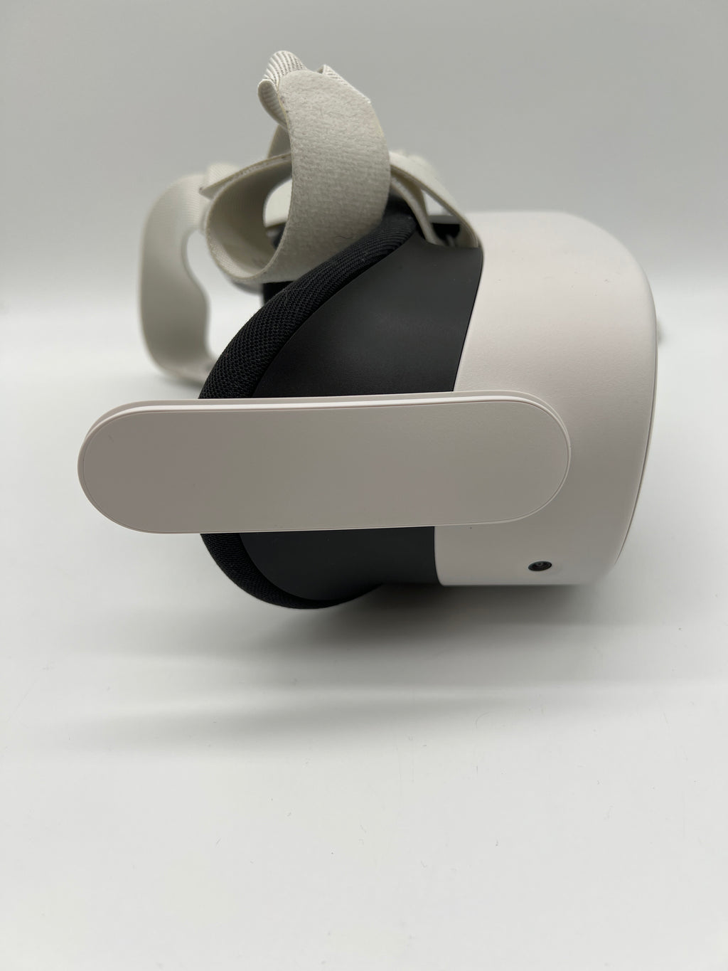 Used Meta Quest 3s VR Headset 128GB White Controllers