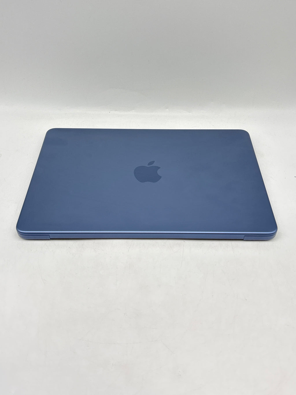 Apple MacBook NEO A3404 13" Apple A18 Pro 8GB RAM 256GB SSD Blue - Used