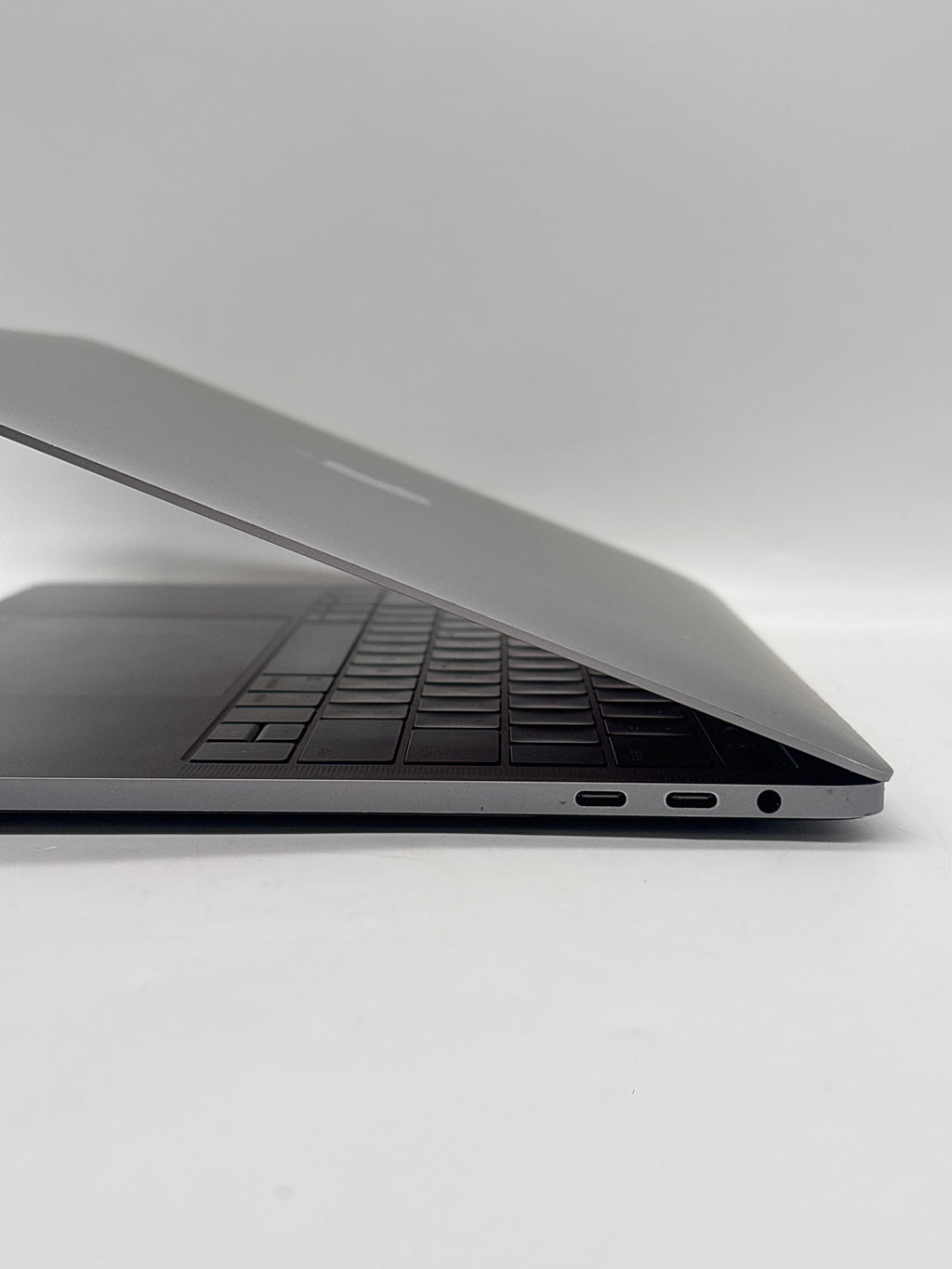 Apple MacBook Pro 13" A1706 i5 8GB RAM 256GB SSD