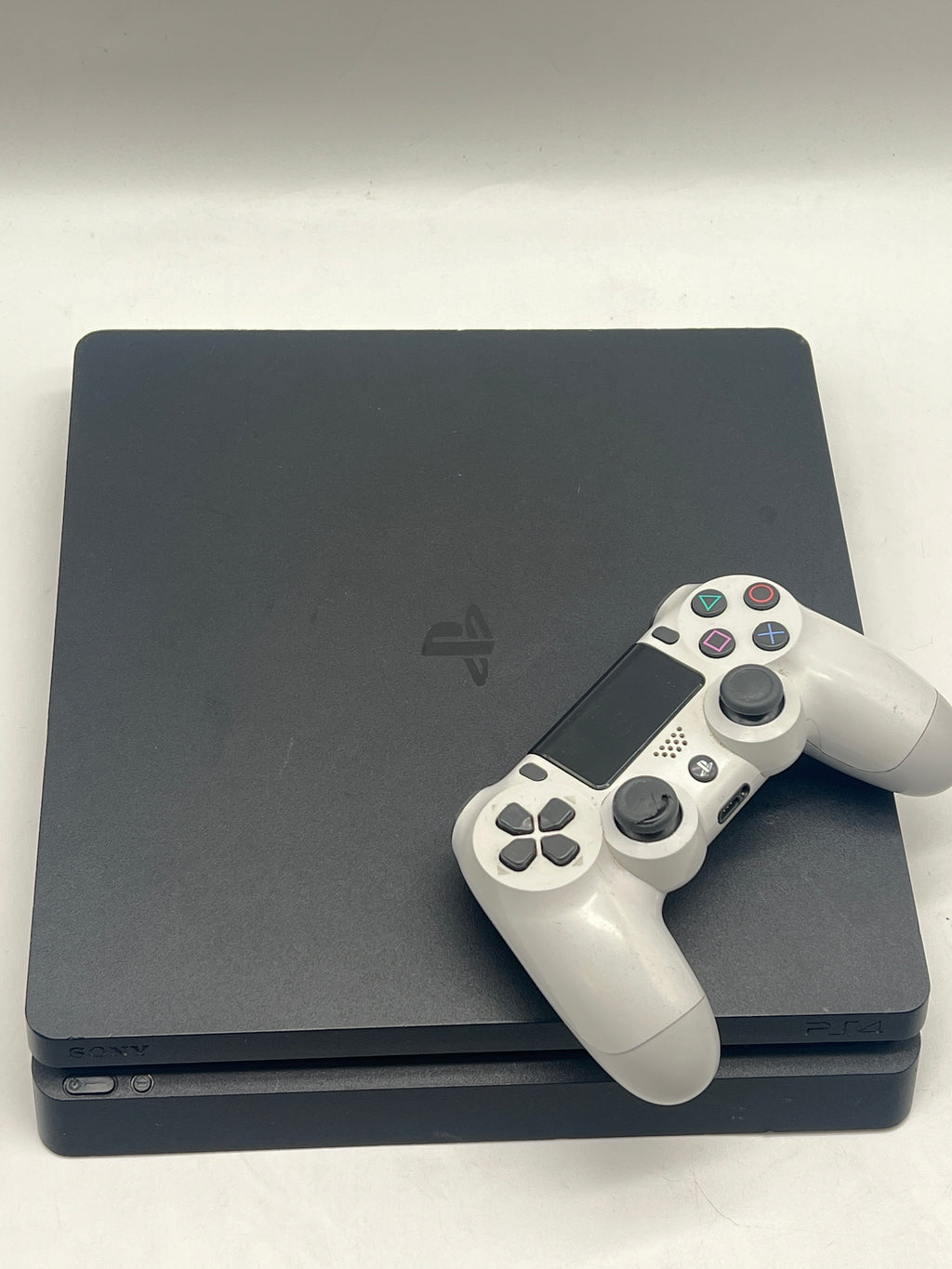 Sony PlayStation 4 Slim CUH-2215B 1TB Black Console with HDMI and Controller
