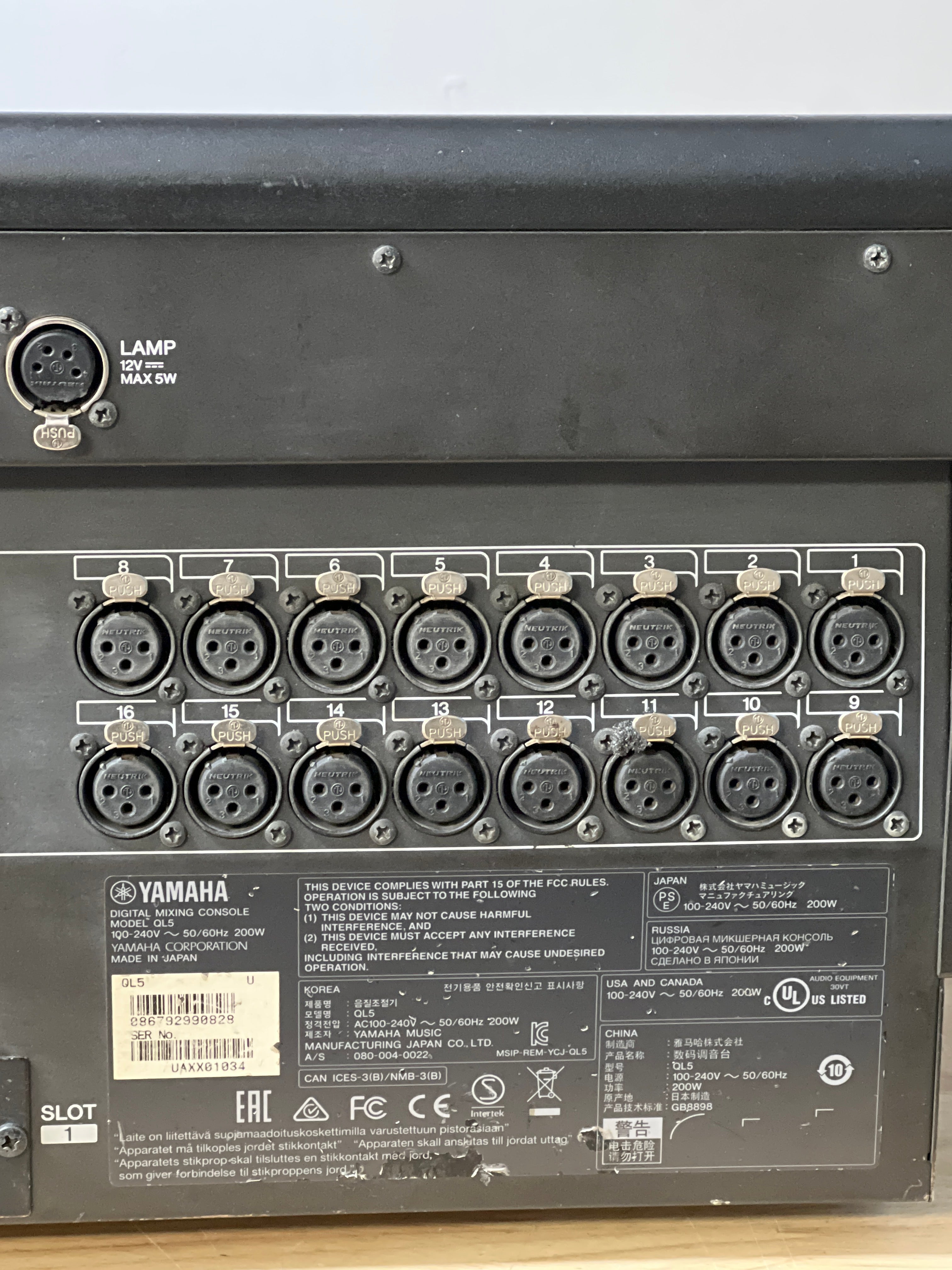Yamaha QL5 Digital Mixing Console 32 In 16 Out Black Used With Box