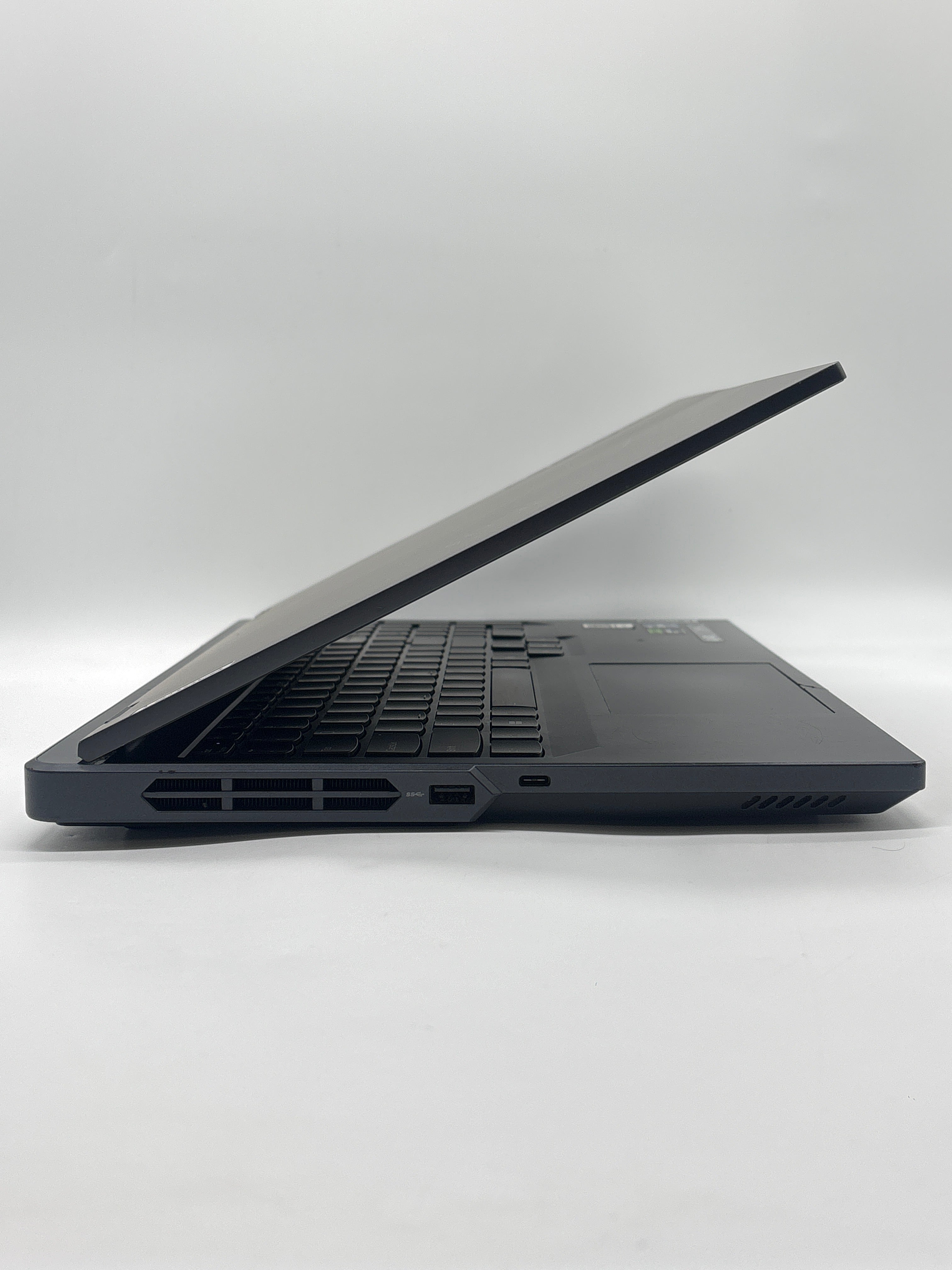 Lenovo Legion pro 5 16IRX9 i9-14900HX 16GB RAM 1TB SSD RTX 4060 - For Parts (Read)