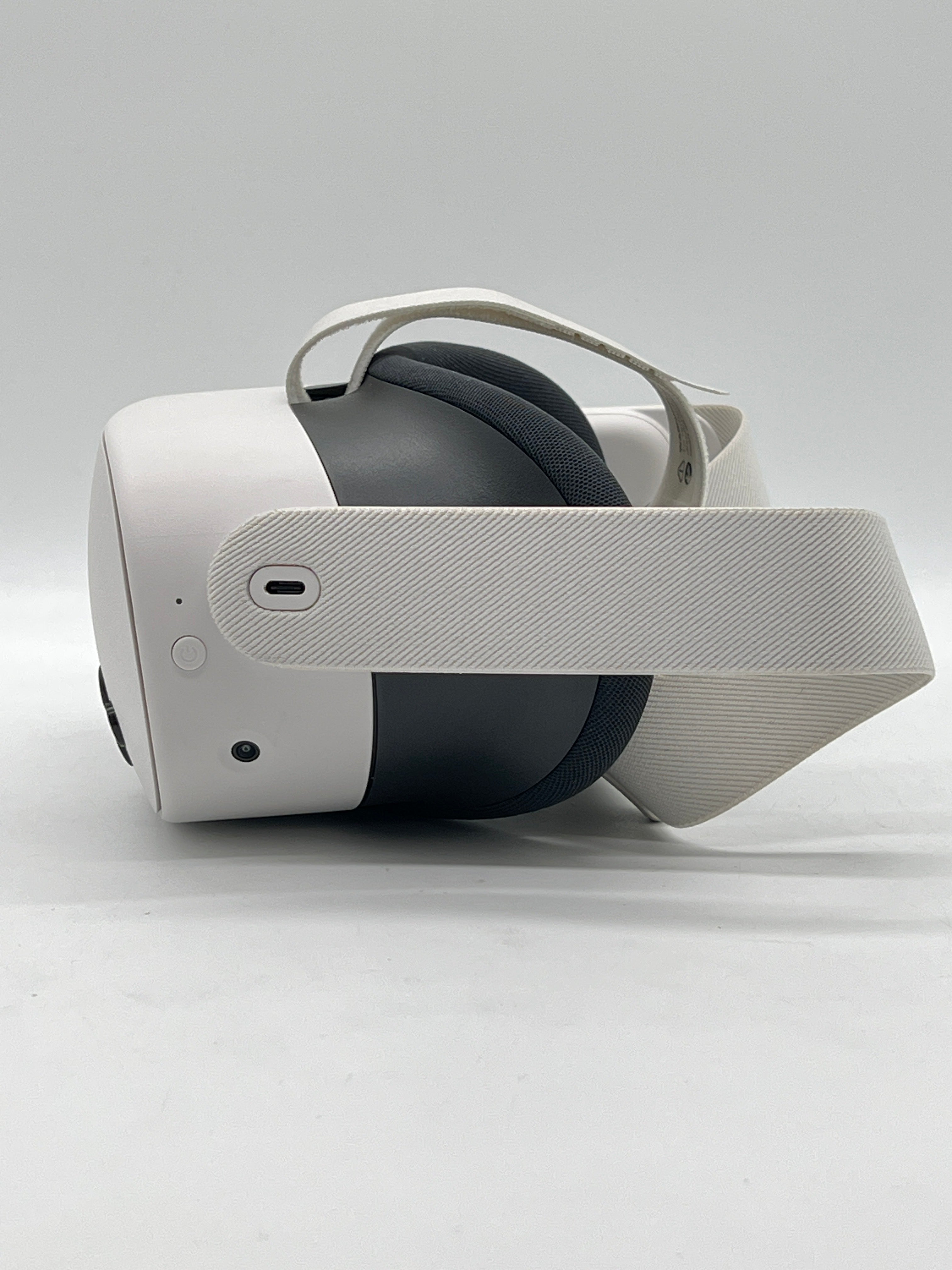 Meta Quest 3s 128GB Standalone VR Headset White - Used with Box