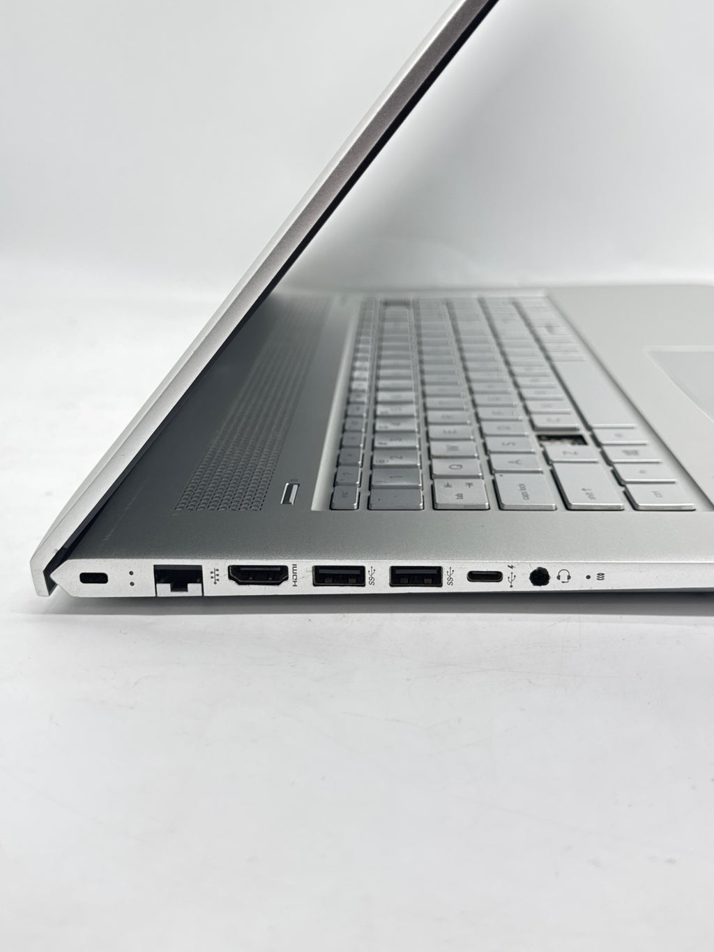 HP Envy 17-ae165nr 17" Laptop Core i7 8550U 8GB RAM 1TB HDD - For Parts